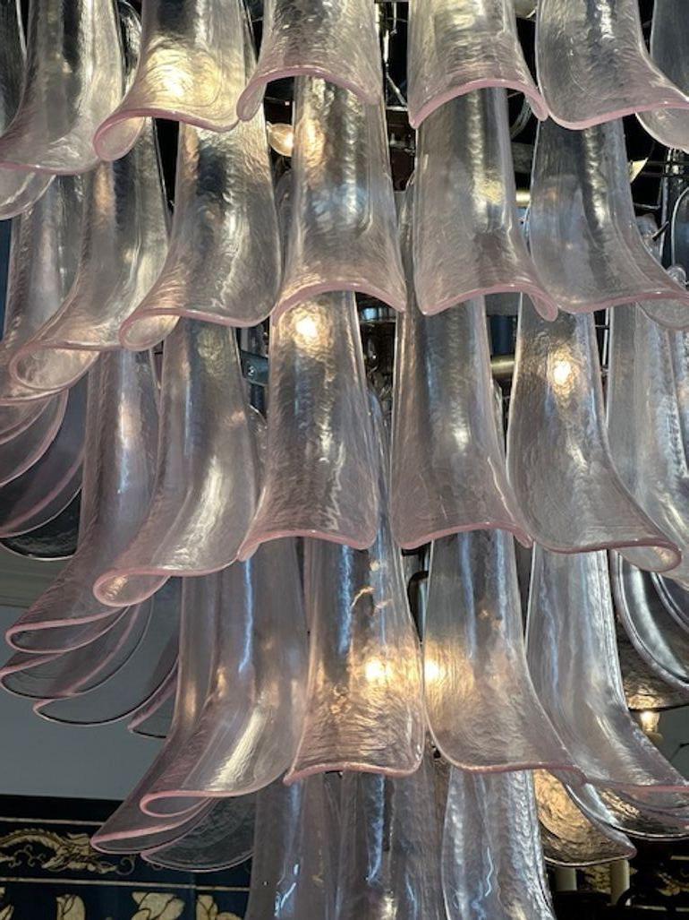 Murano Soft Pink Saddle Chandelier In Good Condition For Sale In Dallas, TX