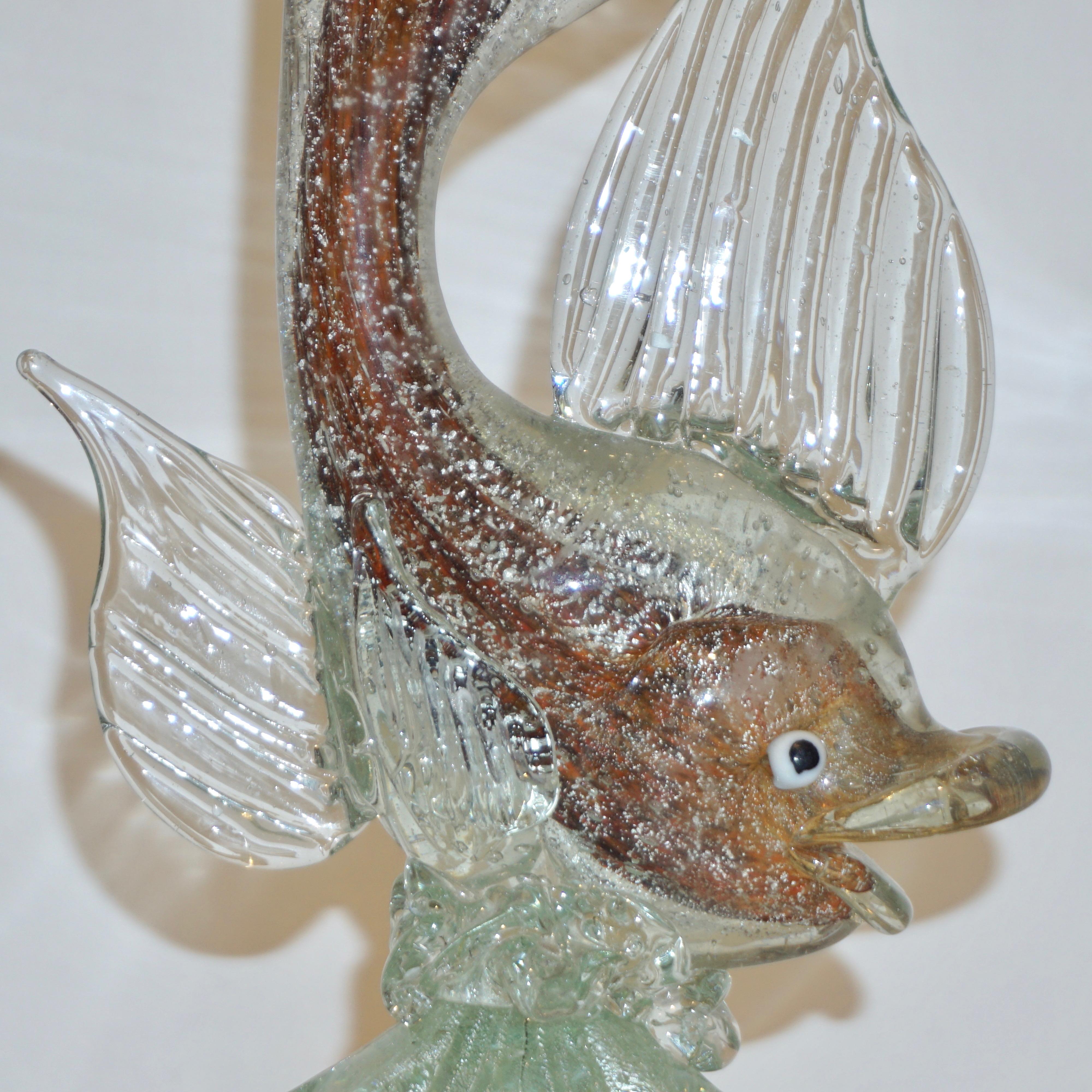 Art - Sculpture de poisson en verre sommerso Murano - Mouchetures ambrées et argentéess en vente 2