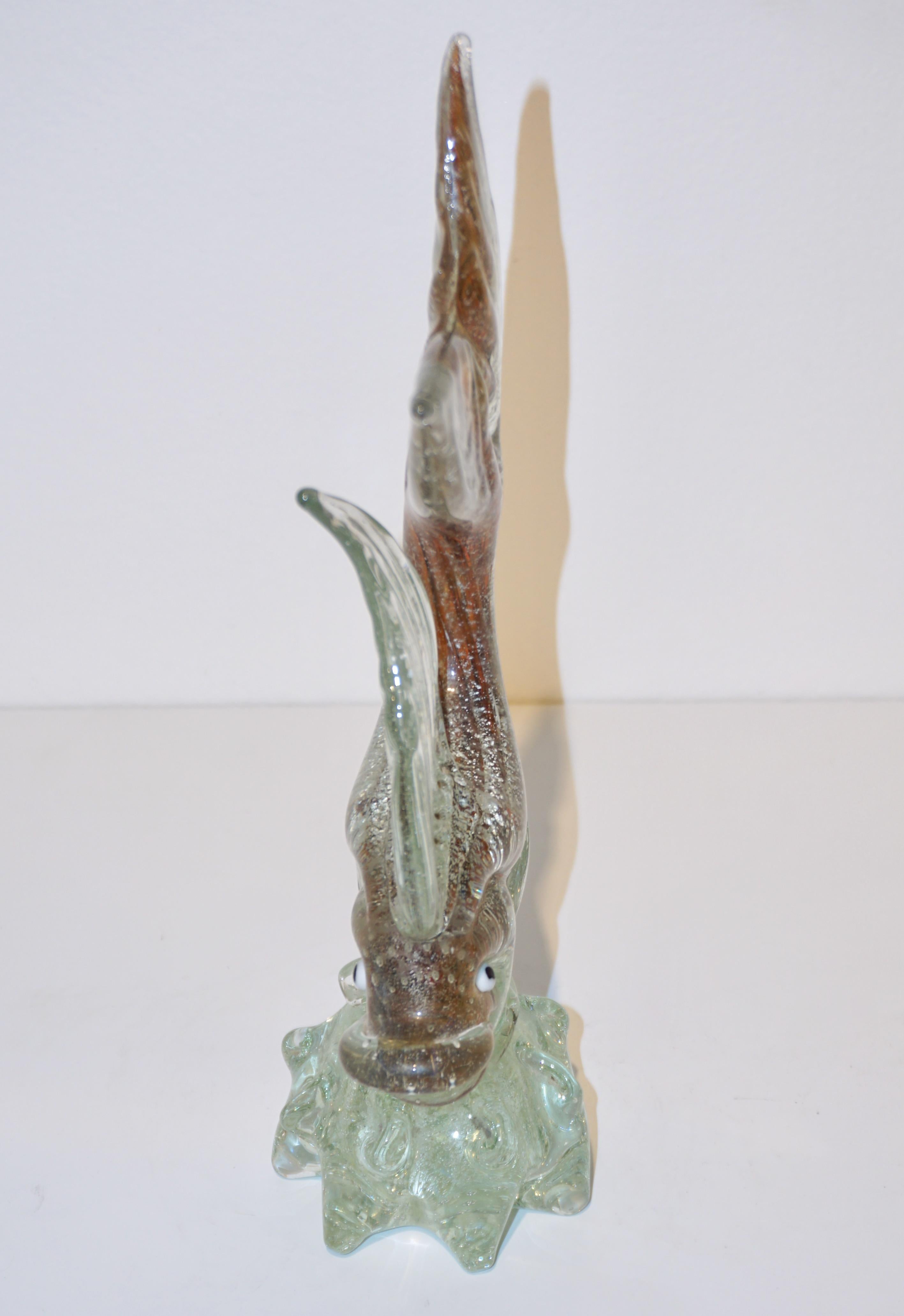 Escultura de pez de cristal artístico Murano Sommerso, ámbar y motas de plata en venta 5