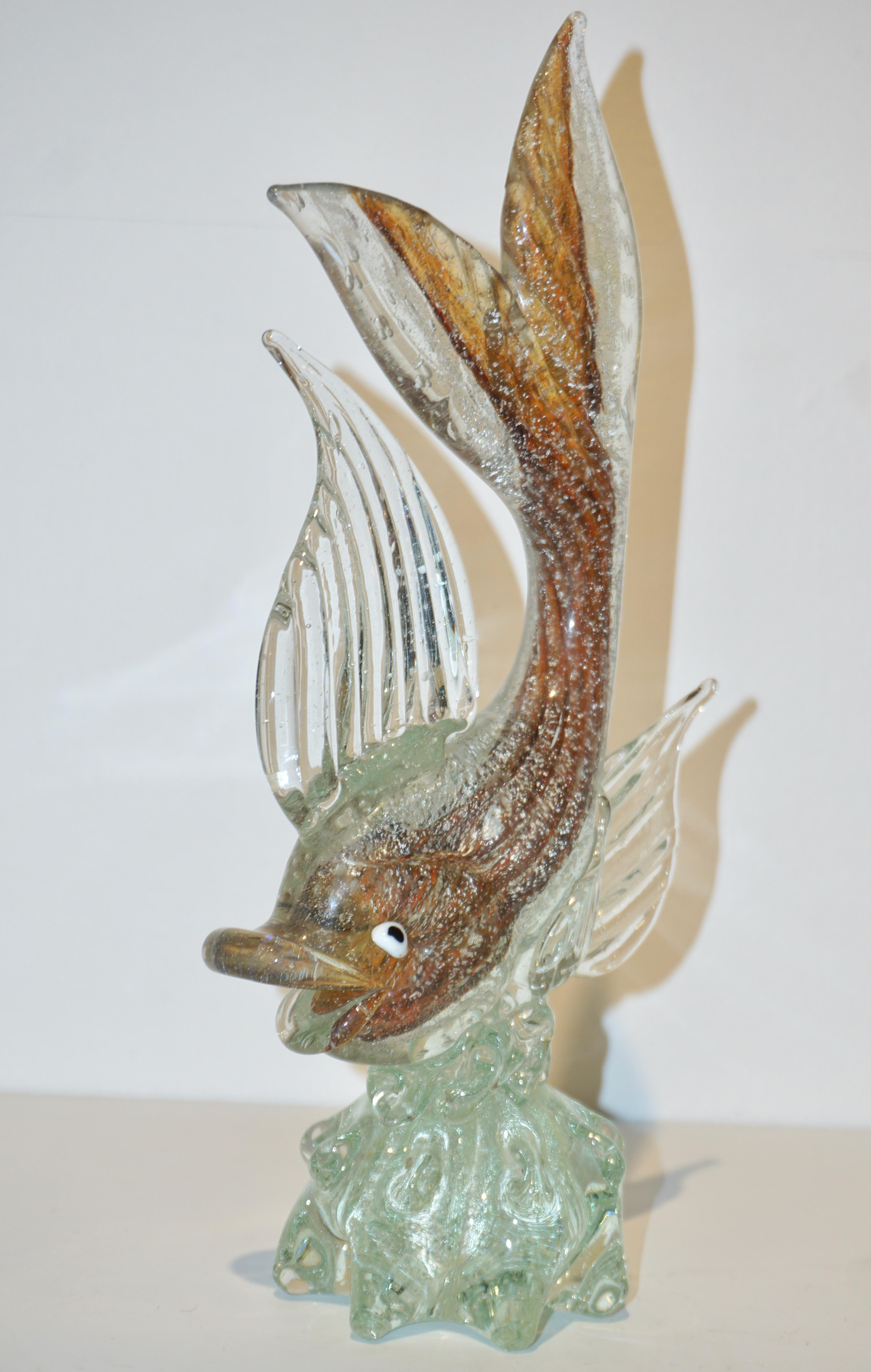 Escultura de pez de cristal artístico Murano Sommerso, ámbar y motas de plata en venta 10