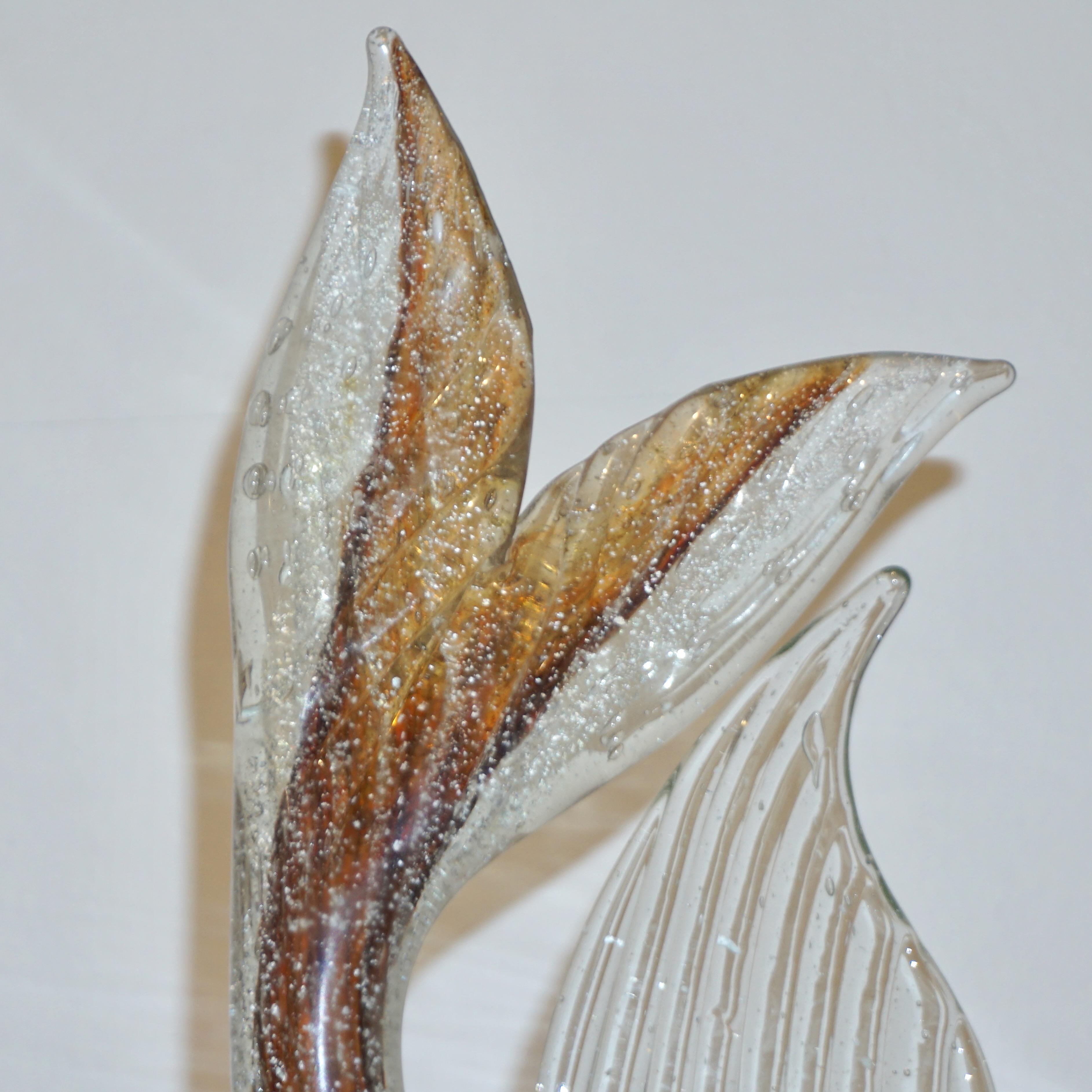 Fisch Skulptur aus Muranoglas, Sommerso-Glas und Bernstein mit Silberflecken  (Organische Moderne) im Angebot