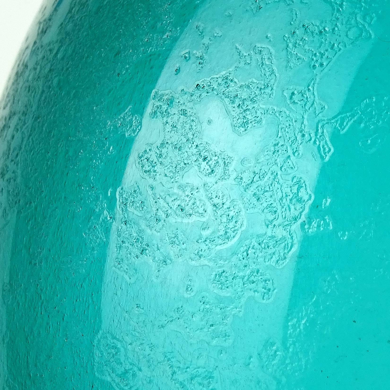 Fait main Vase à fleurs en verre d'art italien Sommerso de Murano, texture vert aqua et vert corroso en vente