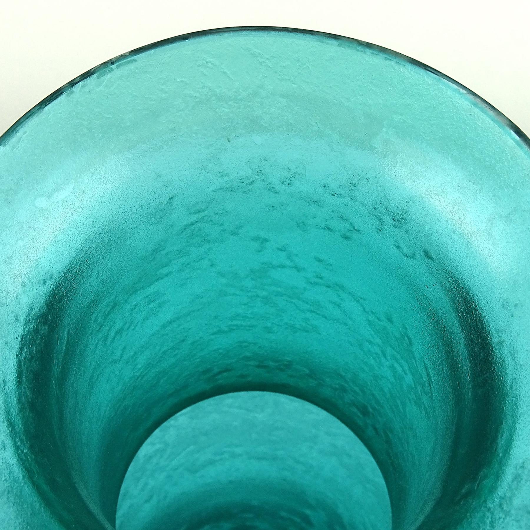 Vase à fleurs italien Sommerso en verre d'art de Murano vert aqua texturé Corroso Bon état - En vente à Kissimmee, FL