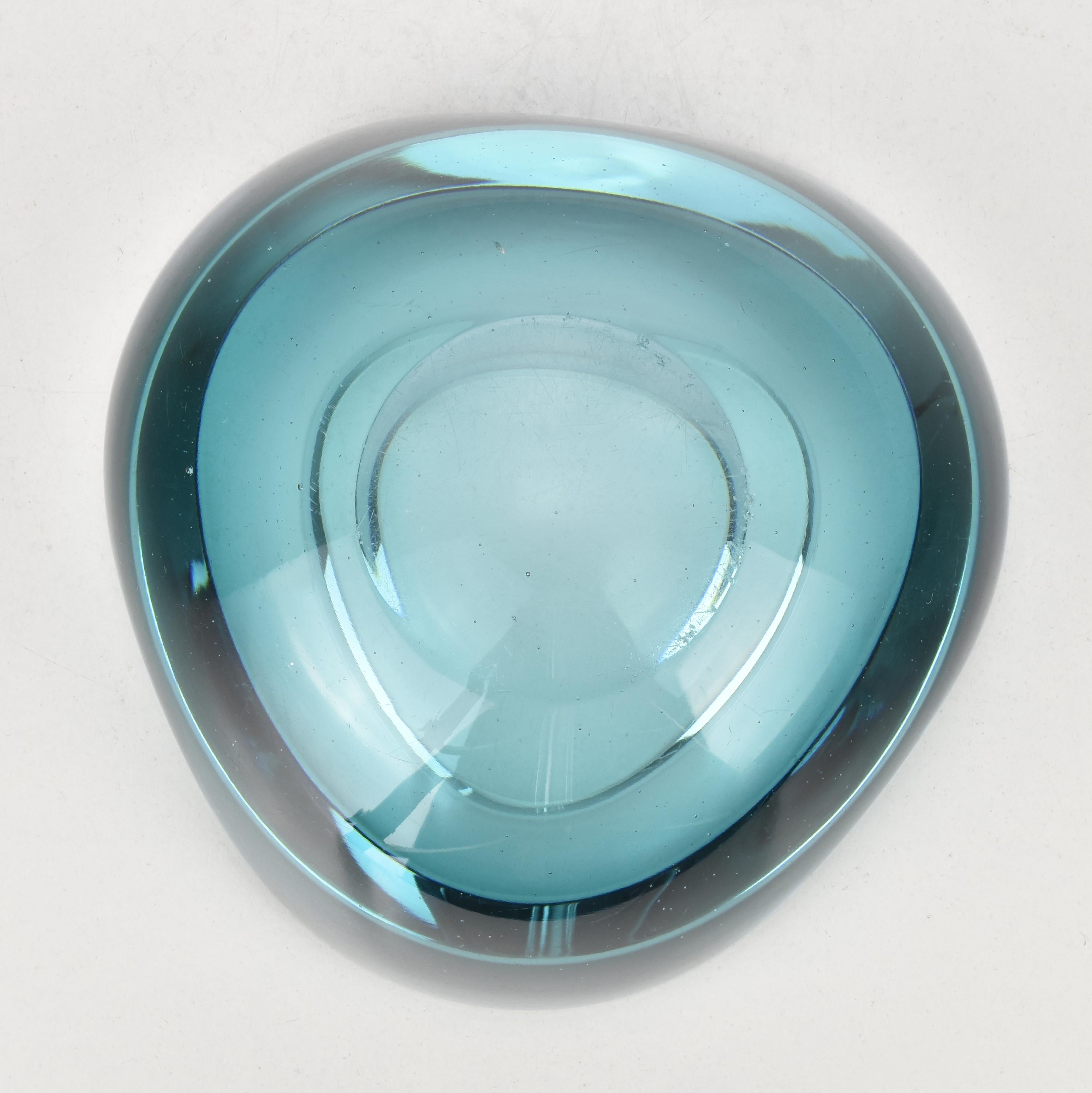 Murano Glass Sommerso Aquamarin & Blaue Geode Kunstglasschale von Flavio Poli im Zustand „Gut“ im Angebot in Bad Säckingen, DE