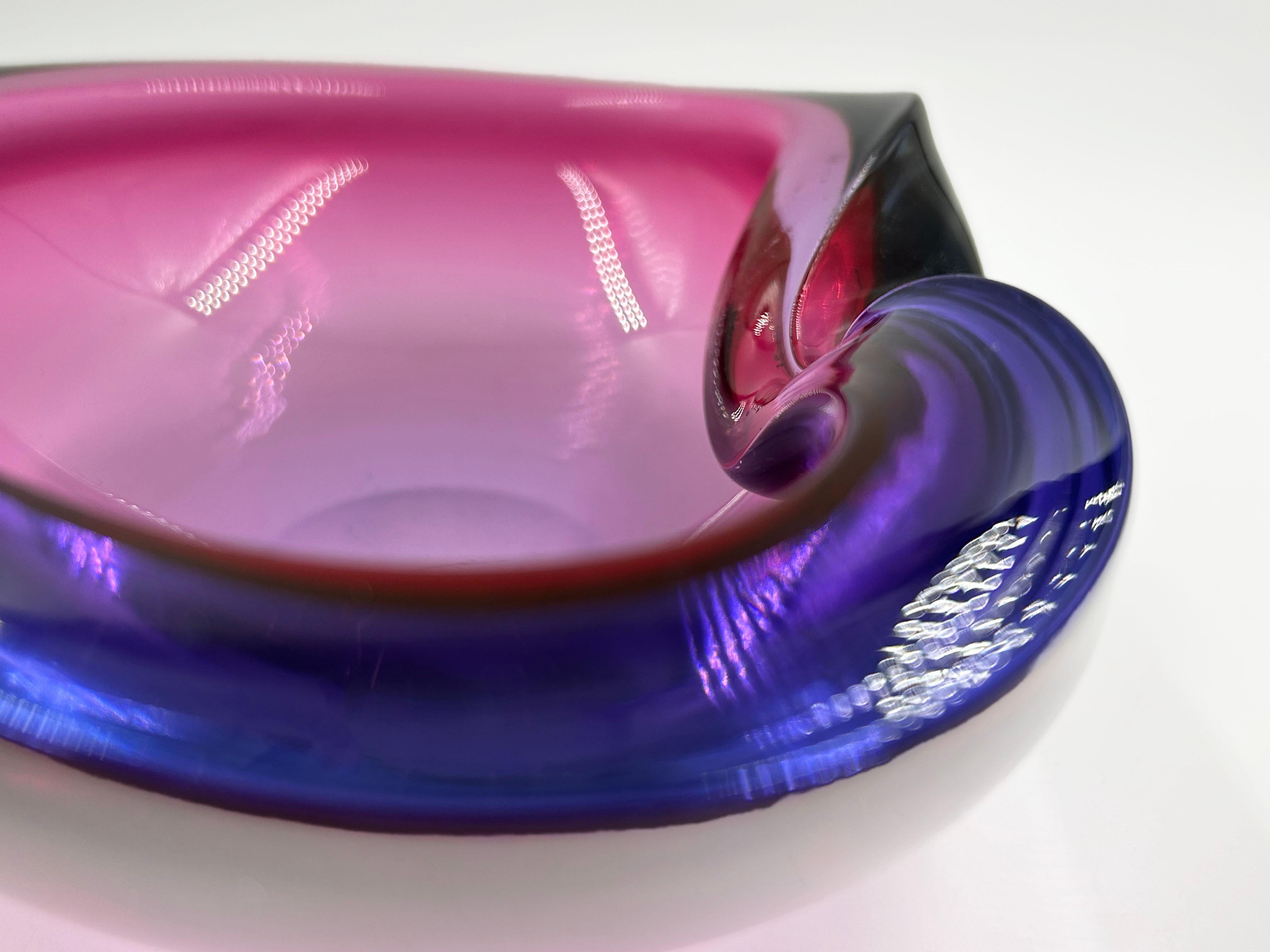 Post-Modern Murano Sommerso ashtray from the 1960s For Sale
