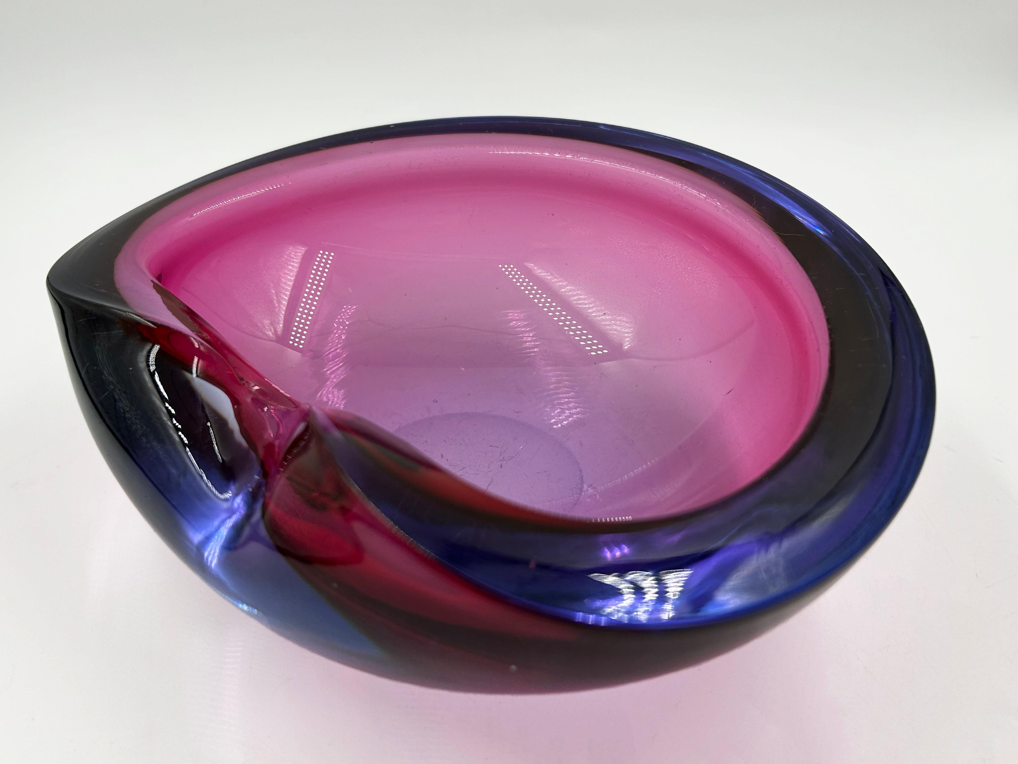 Italian Murano Sommerso ashtray from the 1960s For Sale