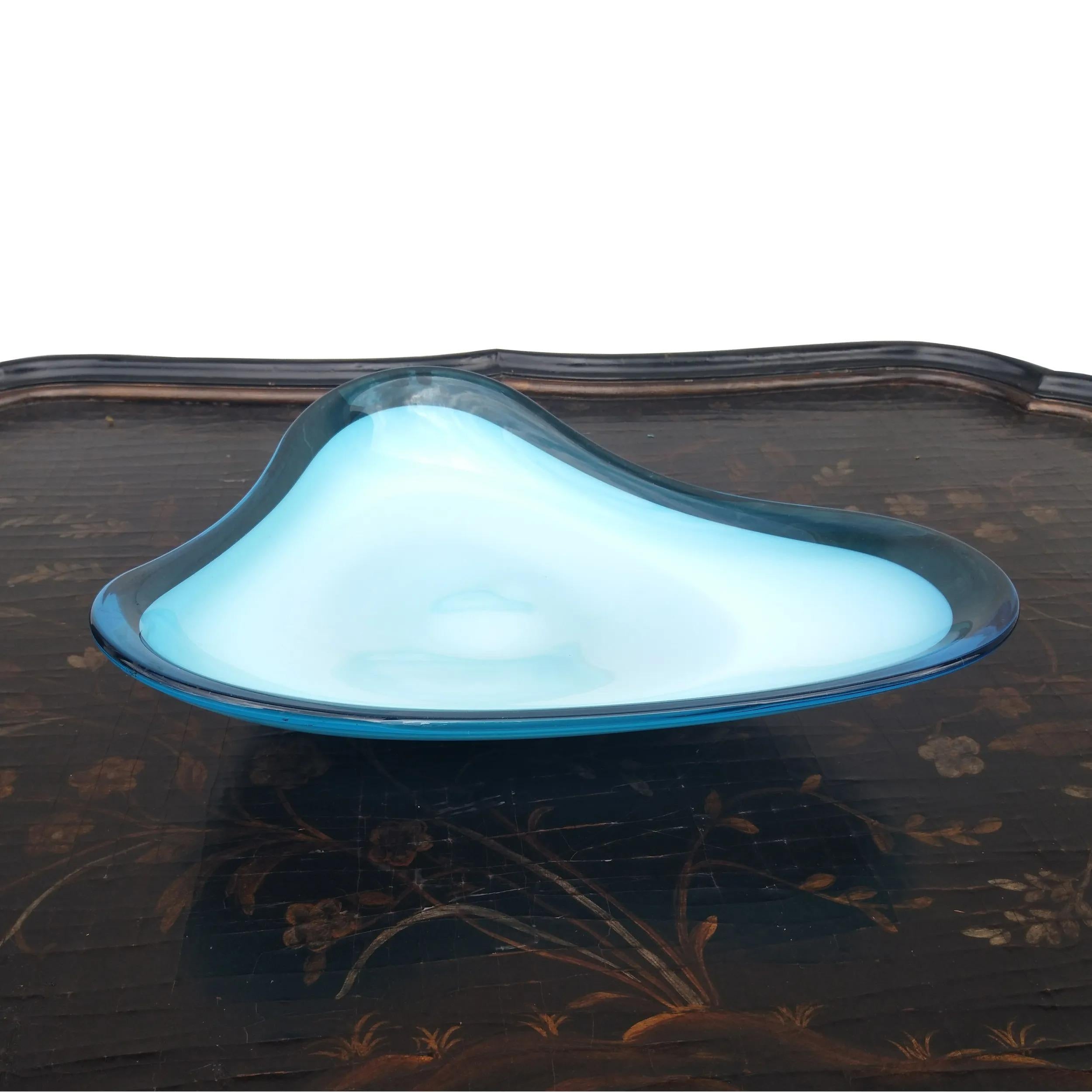Murano Sommerso, Biomorphe Schale in Form einer Schale, Tafelaufsatz im Zustand „Gut“ im Angebot in Pasadena, TX