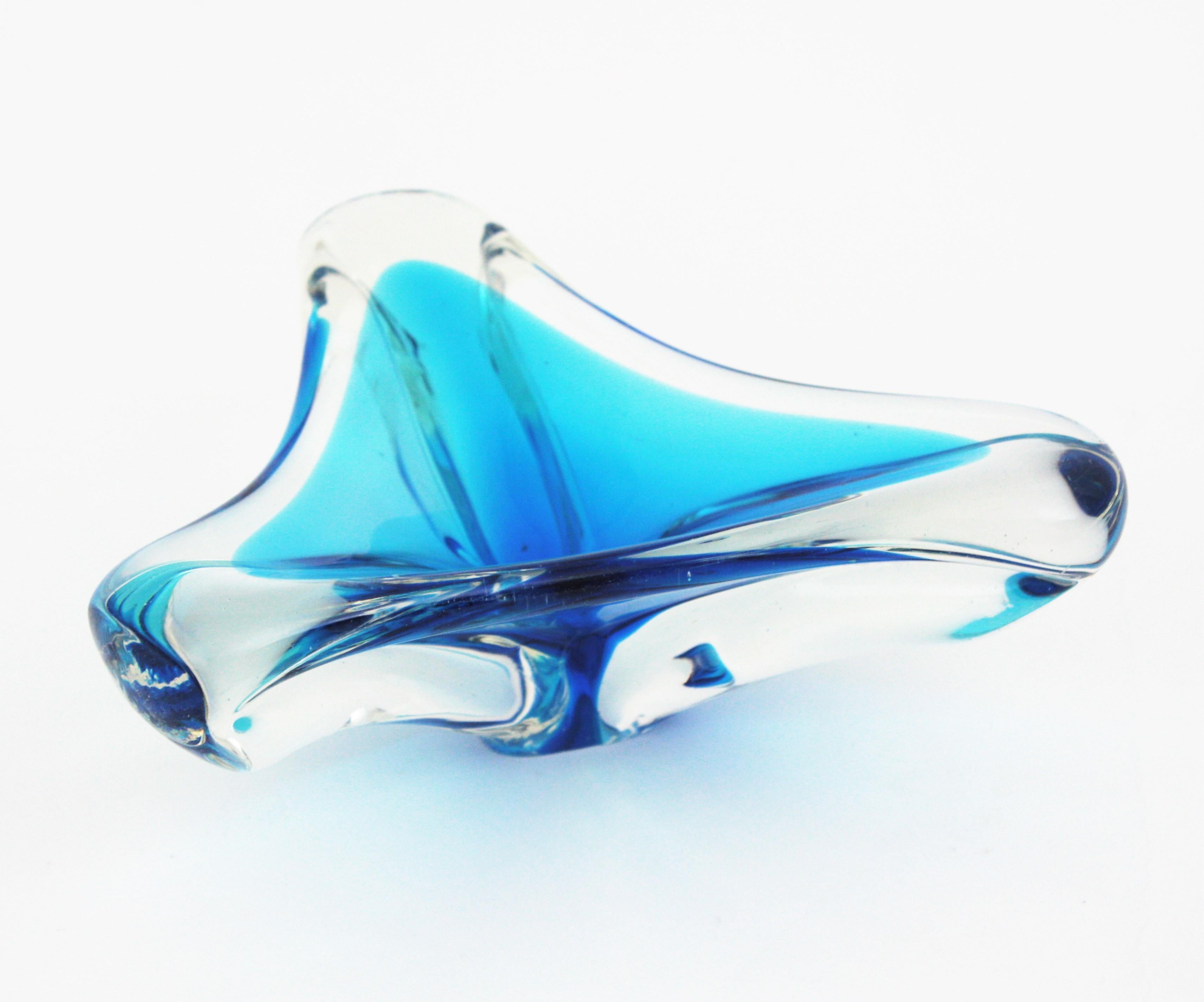 Murano Sommerso Clear and Blue Triangular Art Glass Bowl For Sale 4