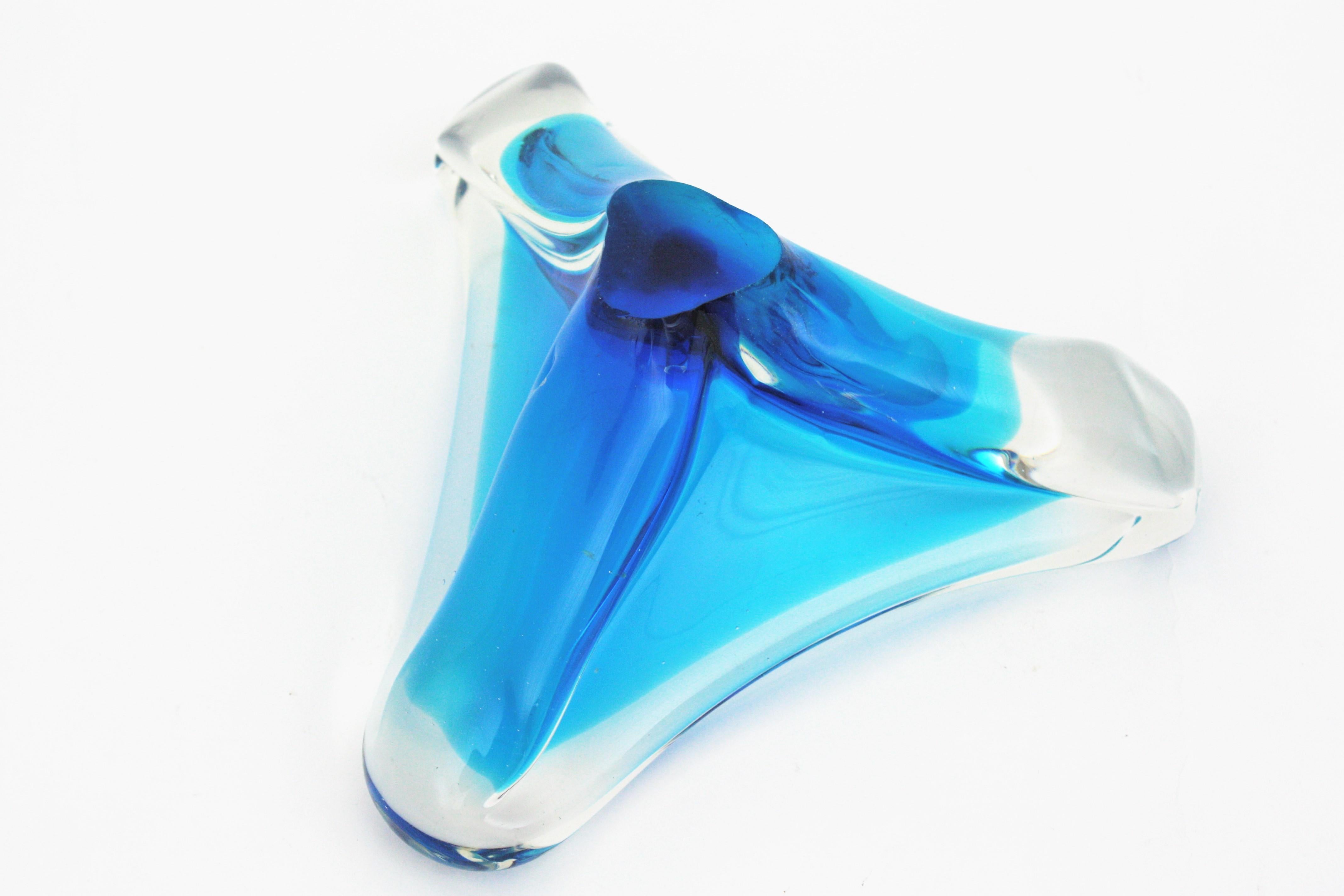 Murano Sommerso Clear and Blue Triangular Art Glass Bowl For Sale 5