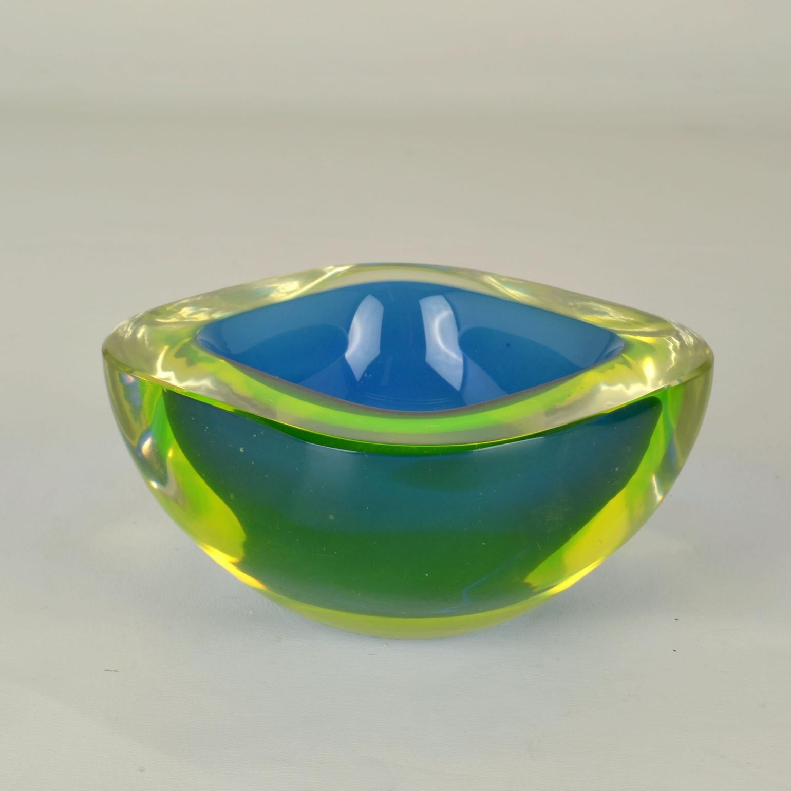 Blaue Murano Sommerso-Glasschalen von Flavio Poli für Seguso, Italien, 1960 im Angebot 1
