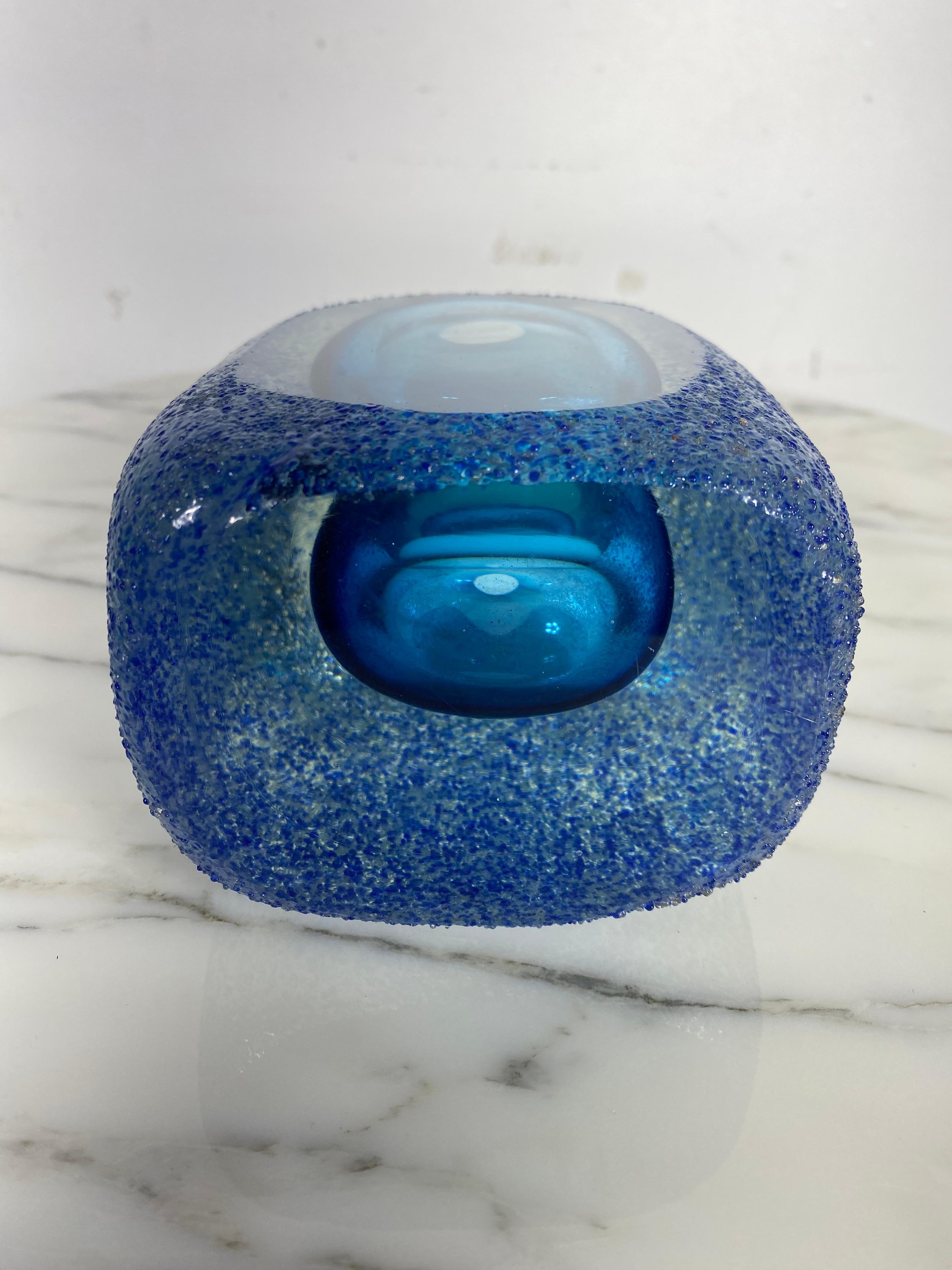 Murano Sommerso Cobalt and Azure BlueTextured Glass Vase In Good Condition For Sale In Buffalo, NY