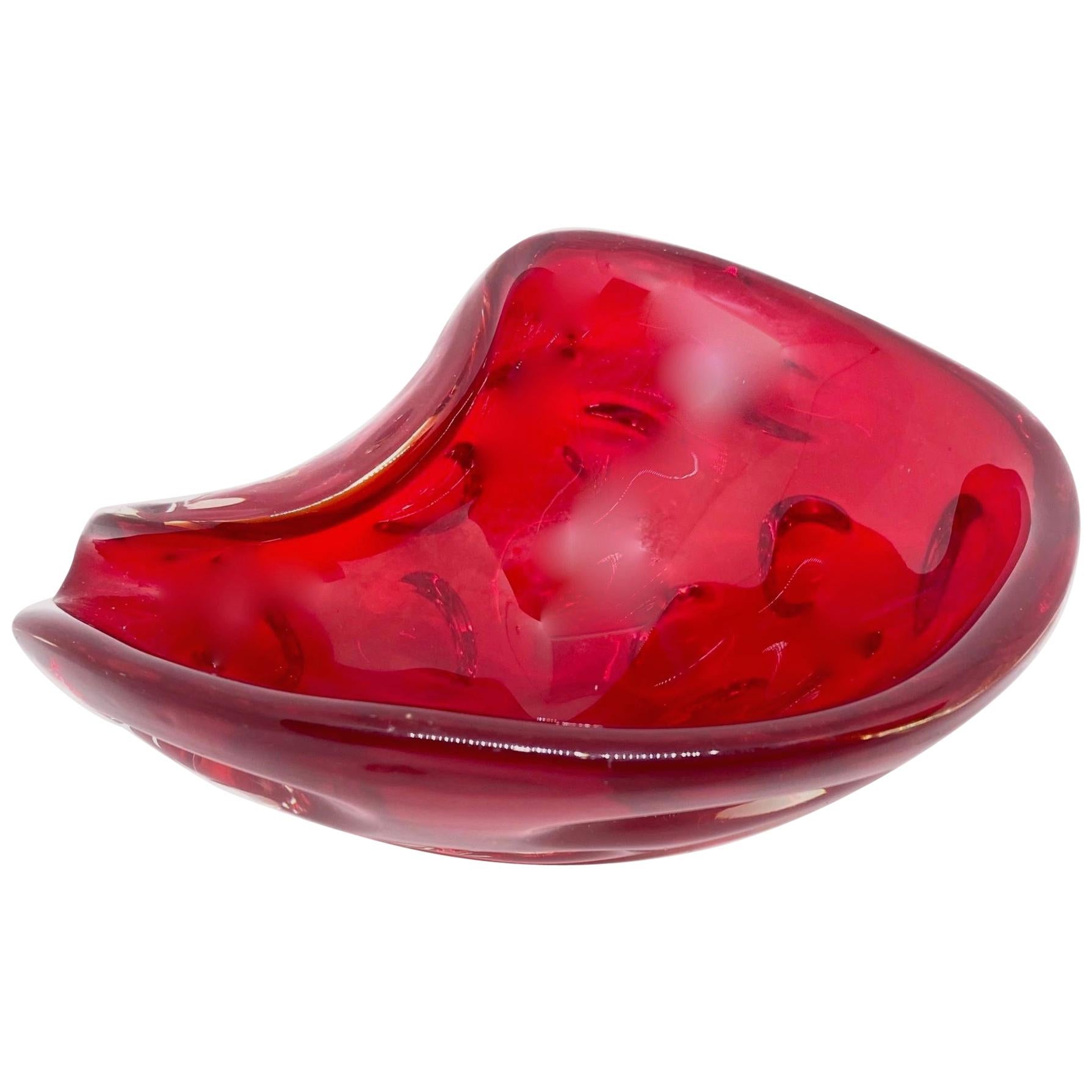 Murano Sommerso Conch Sea Shell Glass Bowl Catchall Red, Vintage, Italy, 1970s