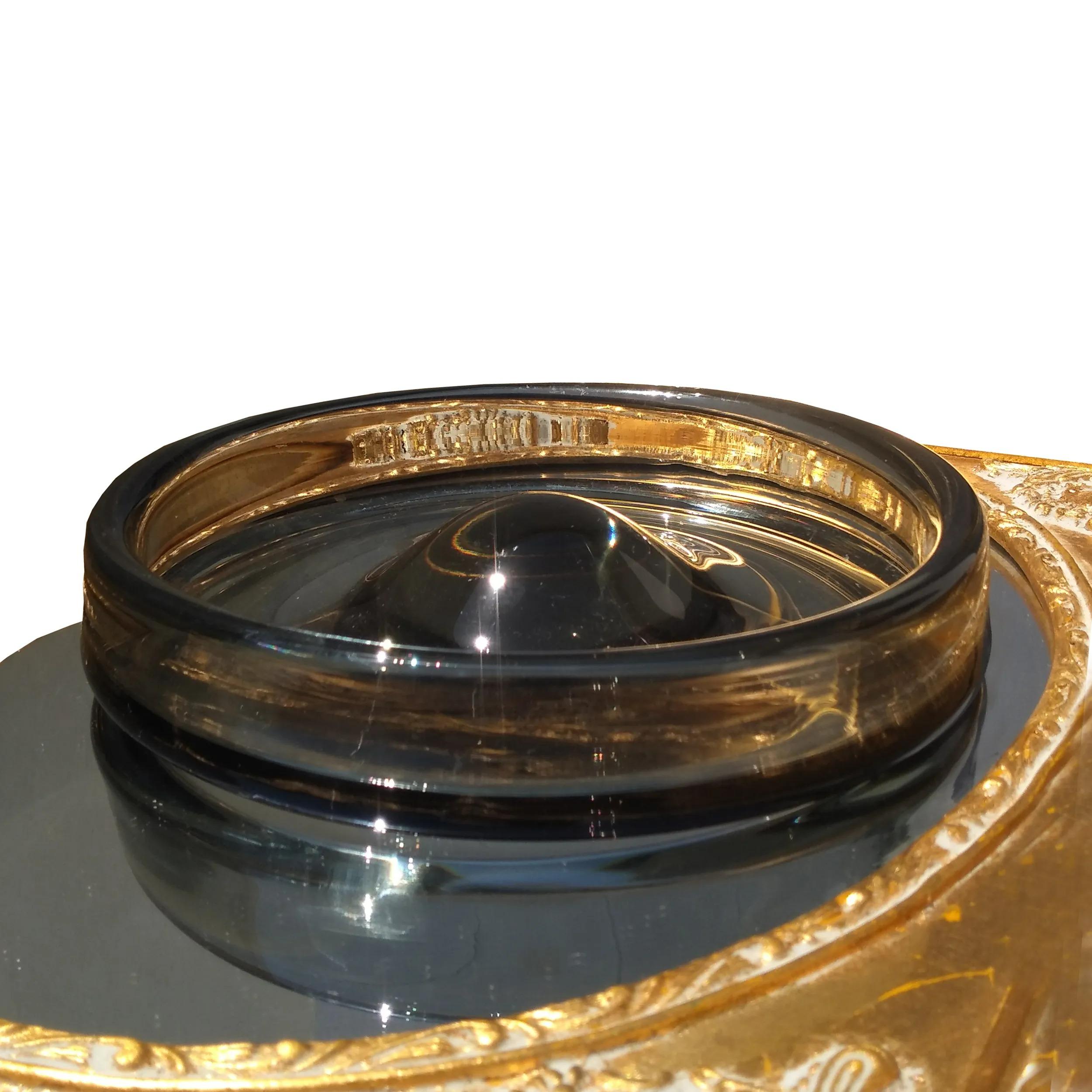Bol de centre de table décoratif Murano Sommerso.

Une spectaculaire géode ronde en verre de Murano Sommerso dans de riches tons de terre avec un centre en forme d'œil de bœuf.
 Attribué au designer Galliano Ferro.
