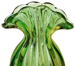 Murano Sommerso Emerald Green Golden Yellow Italian Art Glass Fan Flower Vase