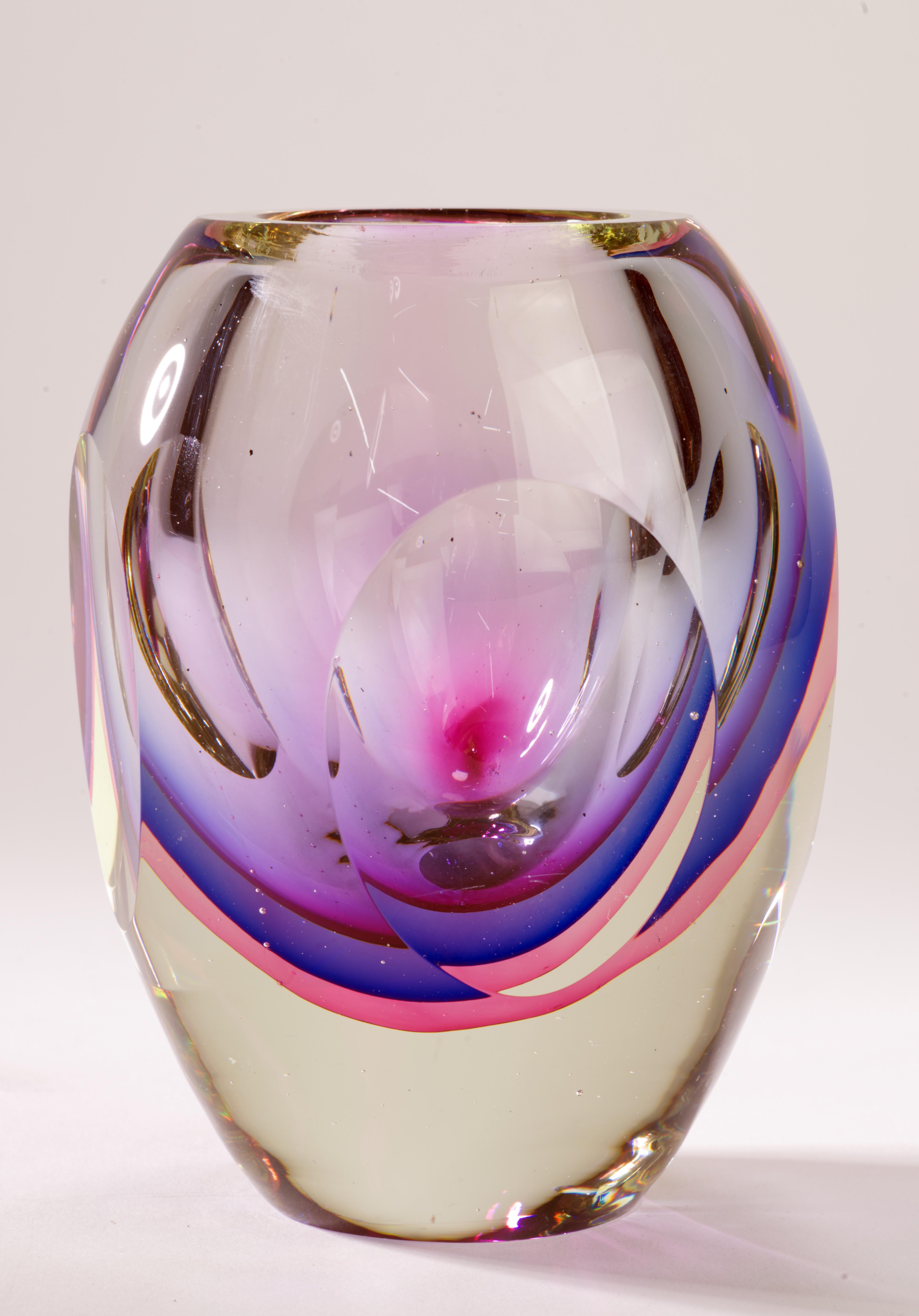 Hand-Crafted Murano Sommerso Faceted Glass Vase in Style of Flavio Poli for Seguso For Sale