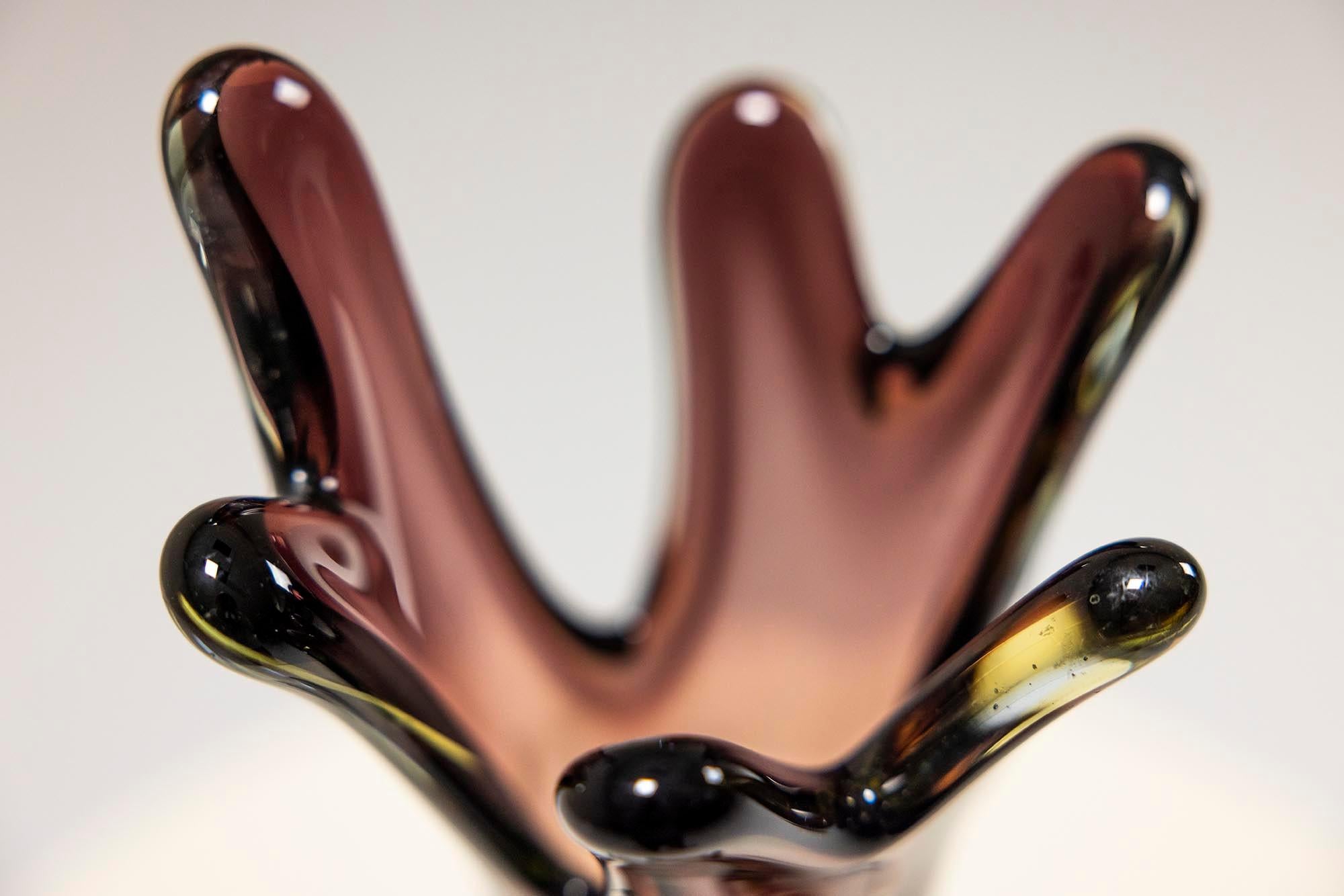 Vaso a forma di fiore di Murano Sommerso di Fratelli Toso, Italia 1950s in vendita 3
