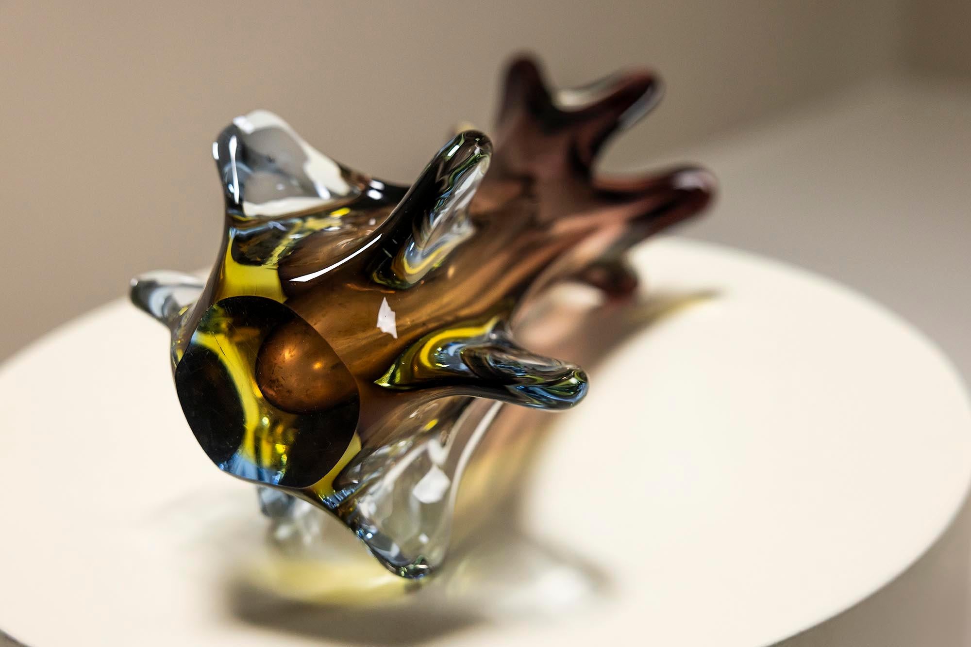 Vaso a forma di fiore di Murano Sommerso di Fratelli Toso, Italia 1950s In condizioni buone in vendita a Hellouw, NL