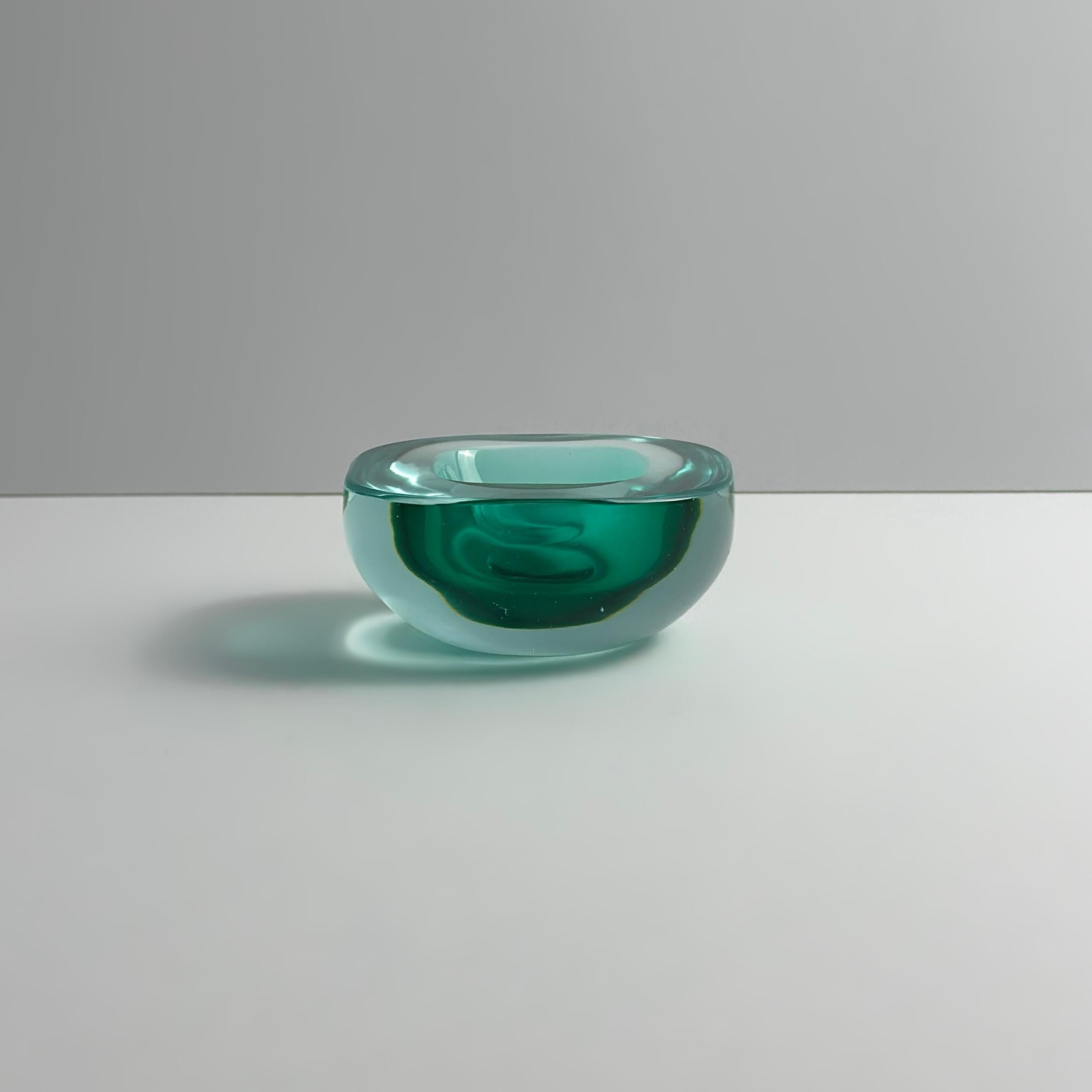 20th Century Murano Sommerso Geode Bowl by Archimede Seguso in Mint and Blue, Italy, 1960s For Sale