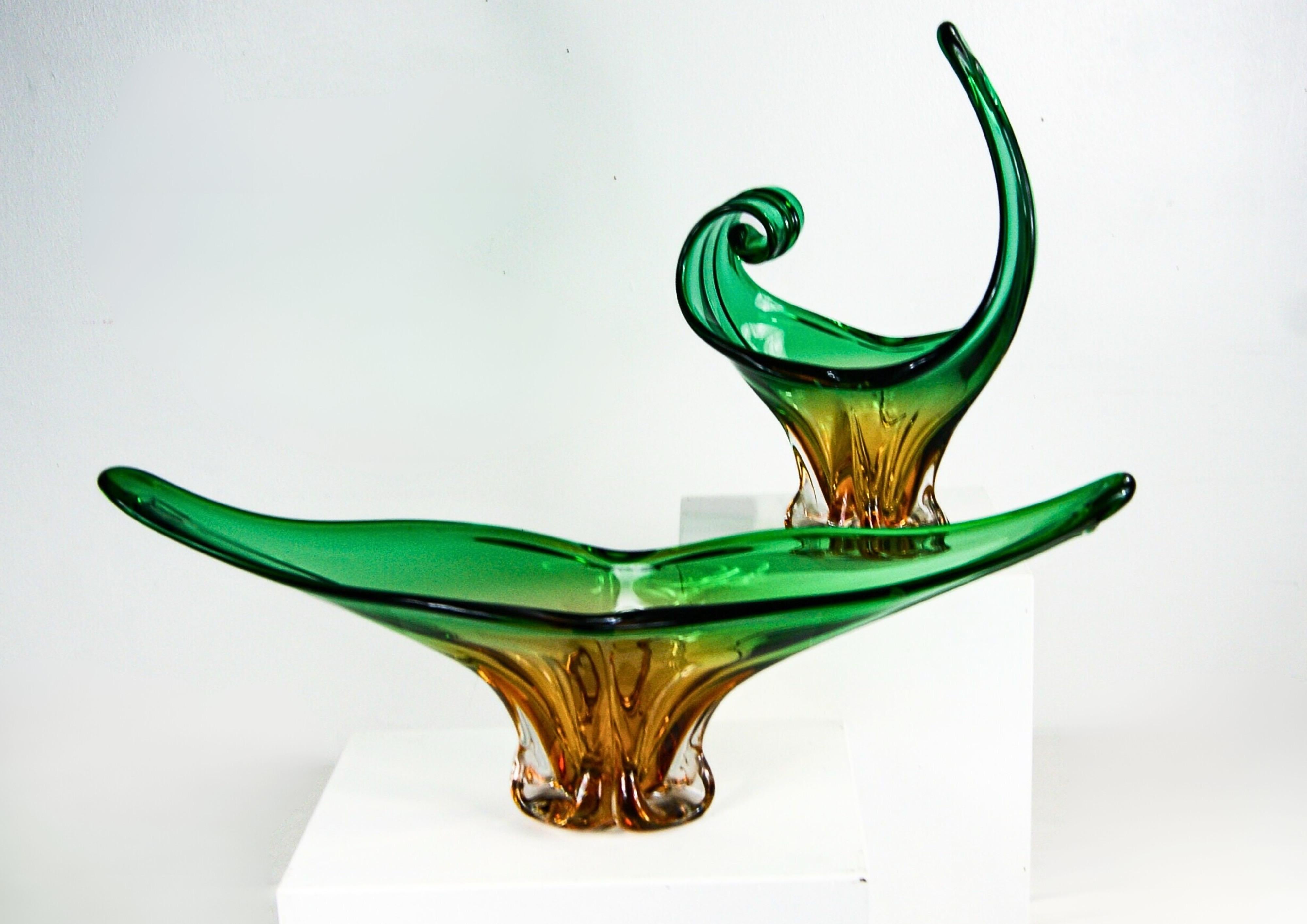 Große Schale und Vase aus Murano Sommerso-Glas in Bernsteingrün mit Skulpturen Cristallo Venezia im Angebot 6