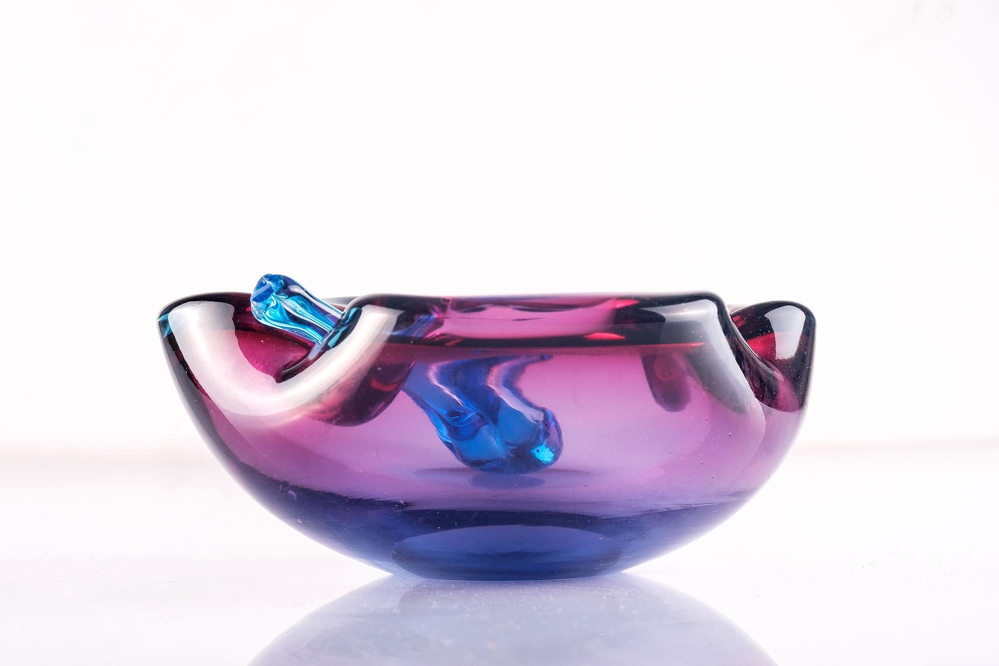 Murano Sommerso Glass Ashtray with Temper, Seguso Italy  In Good Condition For Sale In Lugano, TI