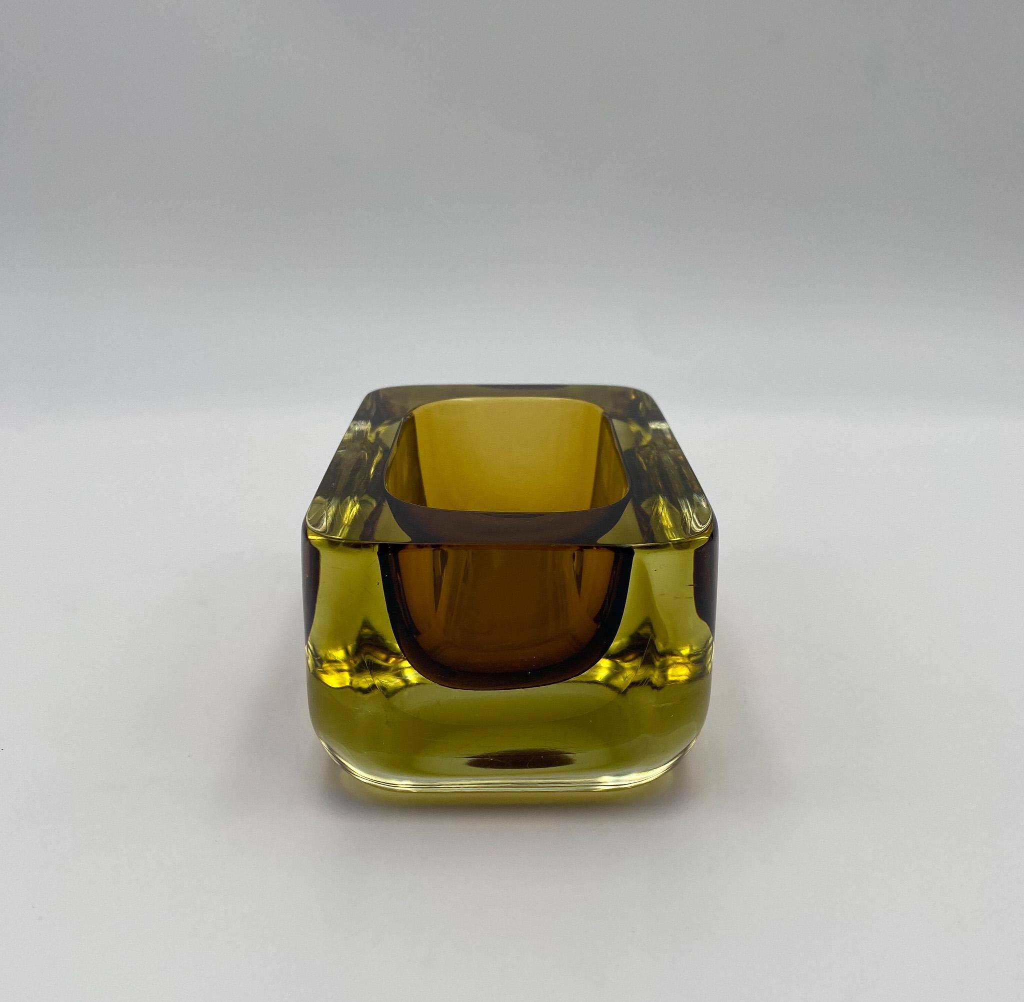 Murano Sommerso Glass Block Bowl / Vide Poche, Italy, 1970's  For Sale 4