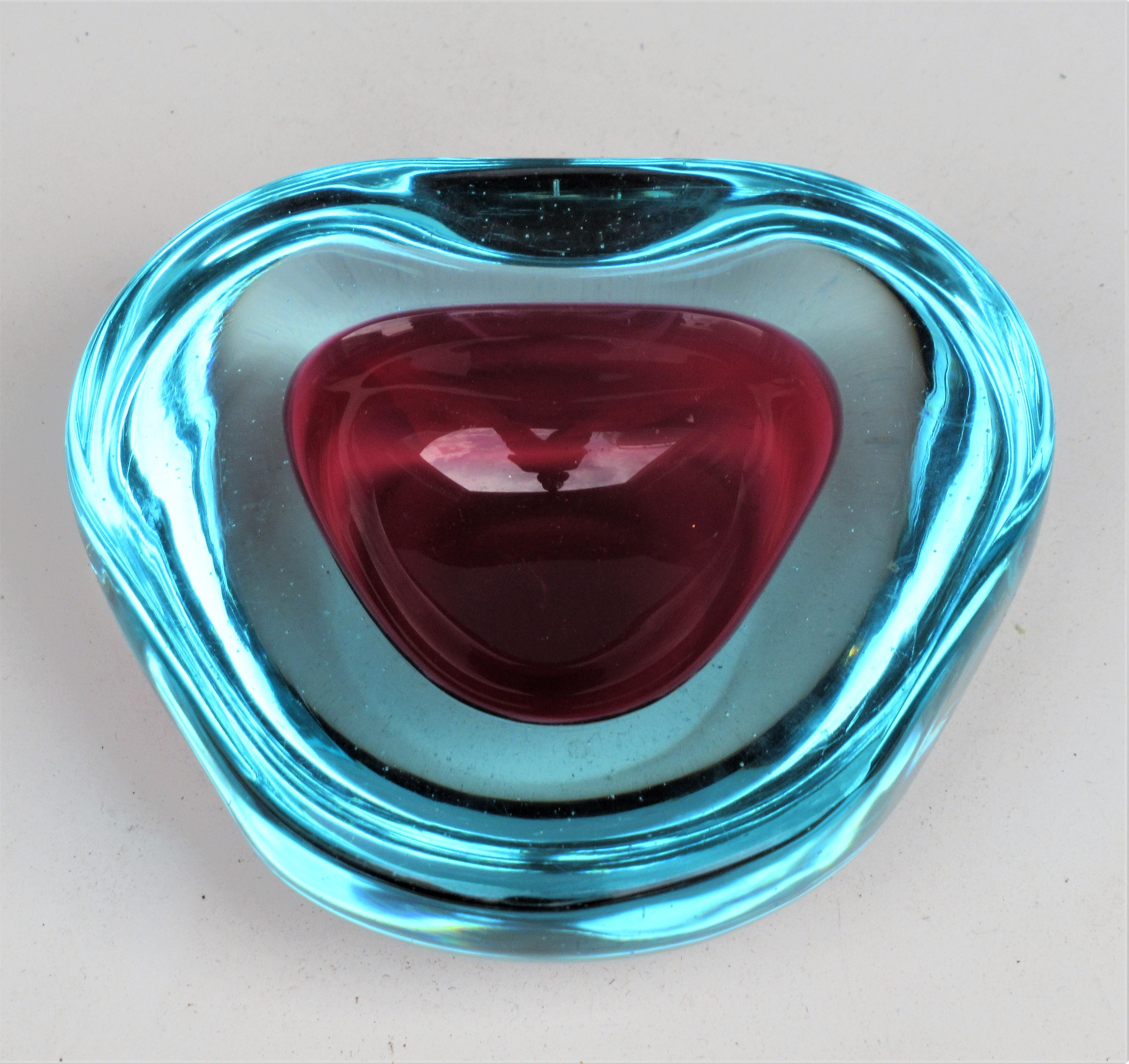 Beautiful brilliant aqua and ruby small Murano sommerso glass bowl by Flavio Poli, circa 1960. Look at all pictures and read condition report in comment section.