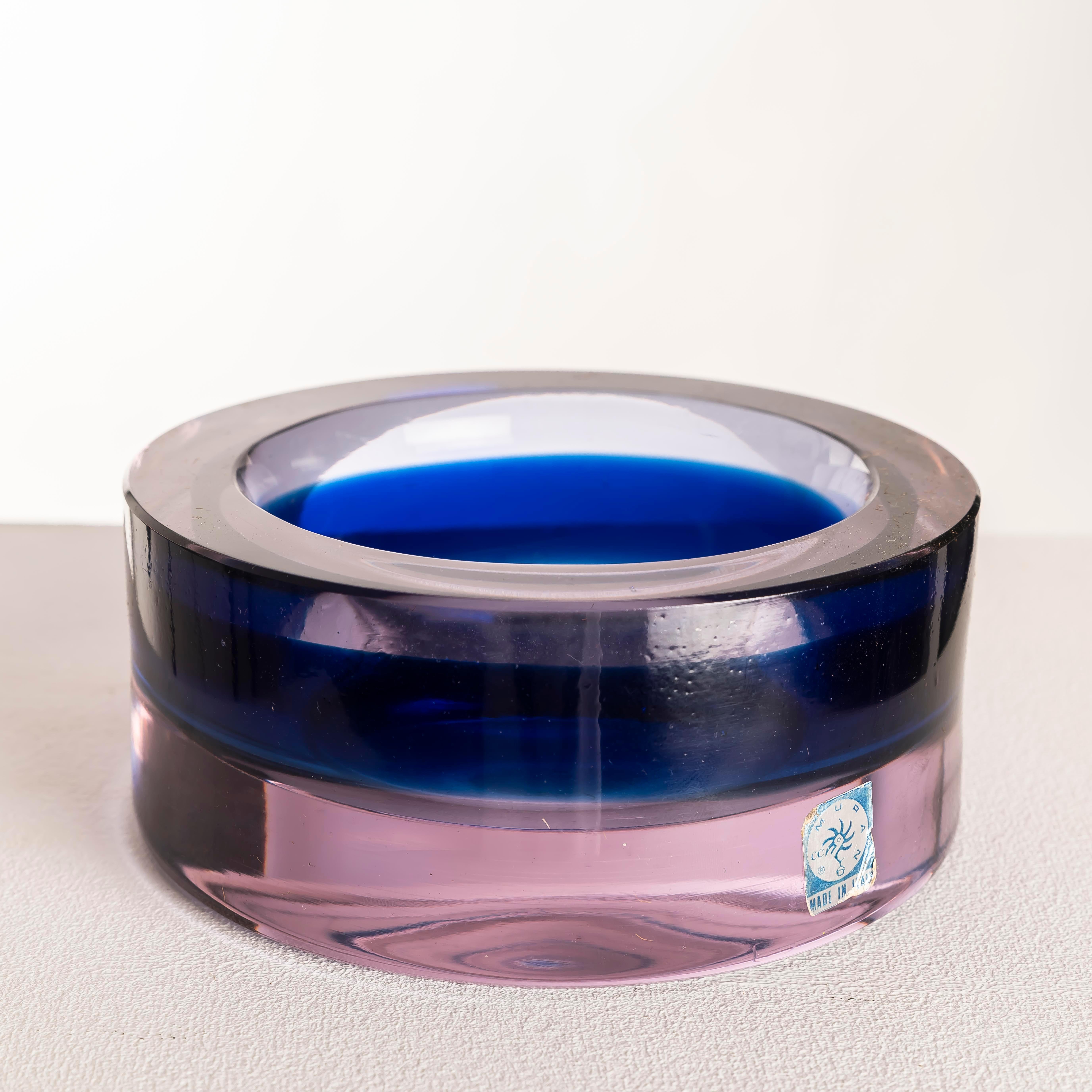 Bol en verre Murano Sommerso bleu et violet avec Label d'origine, Italie, années 1960 Bon état - En vente à BARCELONA, ES