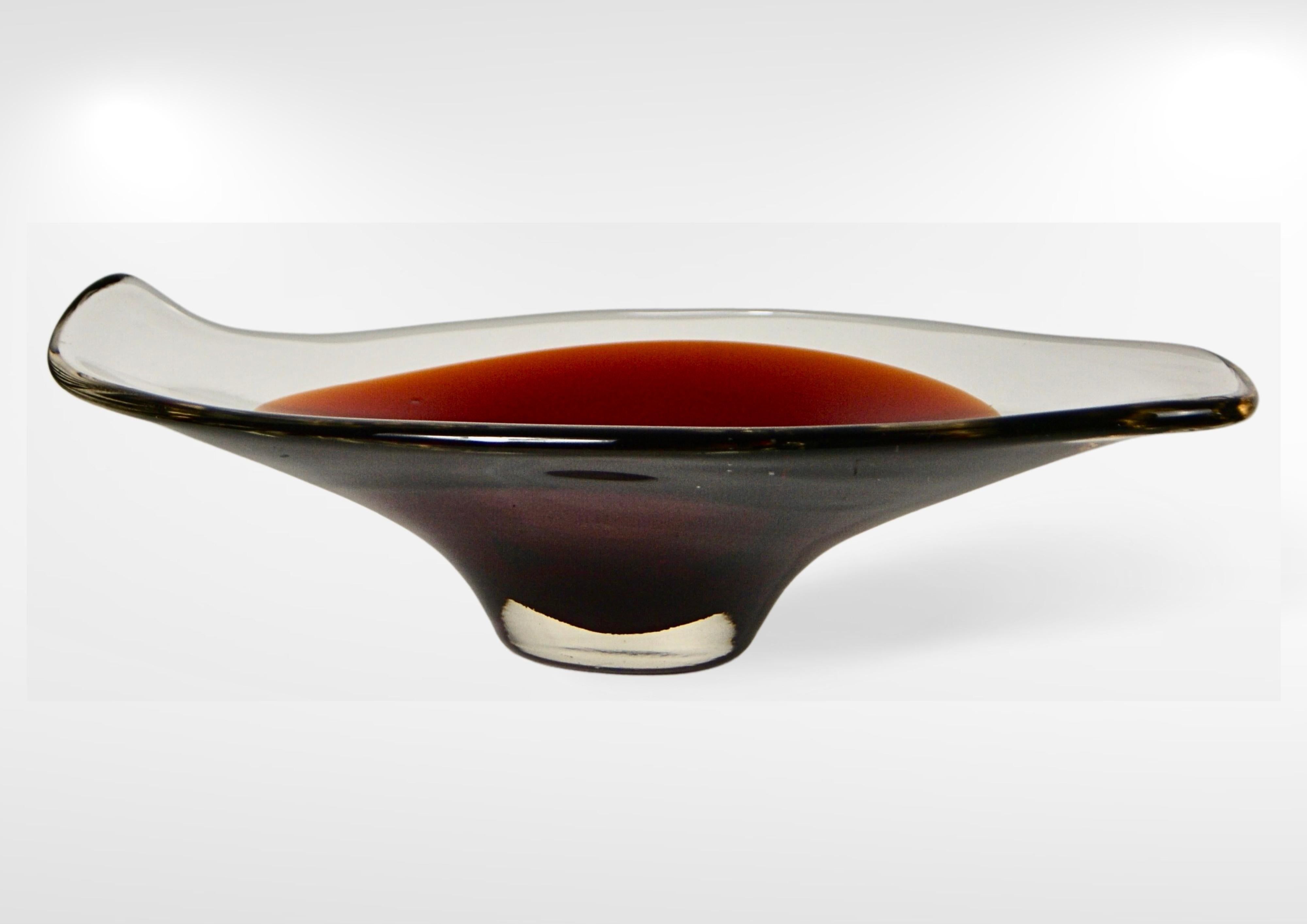 Mid-Century Modern Murano Sommerso Glass Decorative Dish Large Red Centrepiece Bowl circa 1960s For Sale