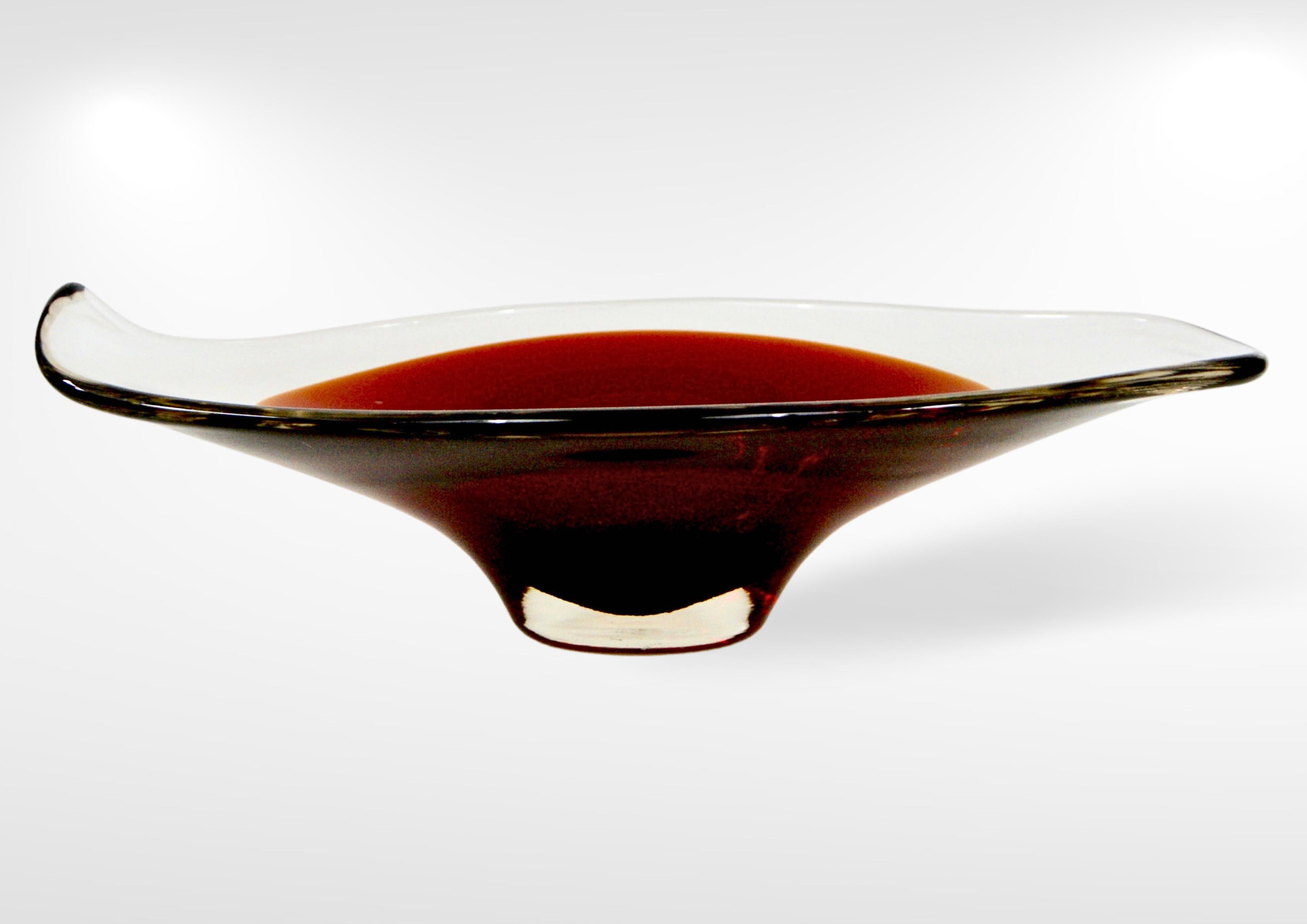 Murano Sommerso Glass Decorative Dish Large Red Centrepiece Bowl circa 1960s In Good Condition For Sale In Torquay, GB