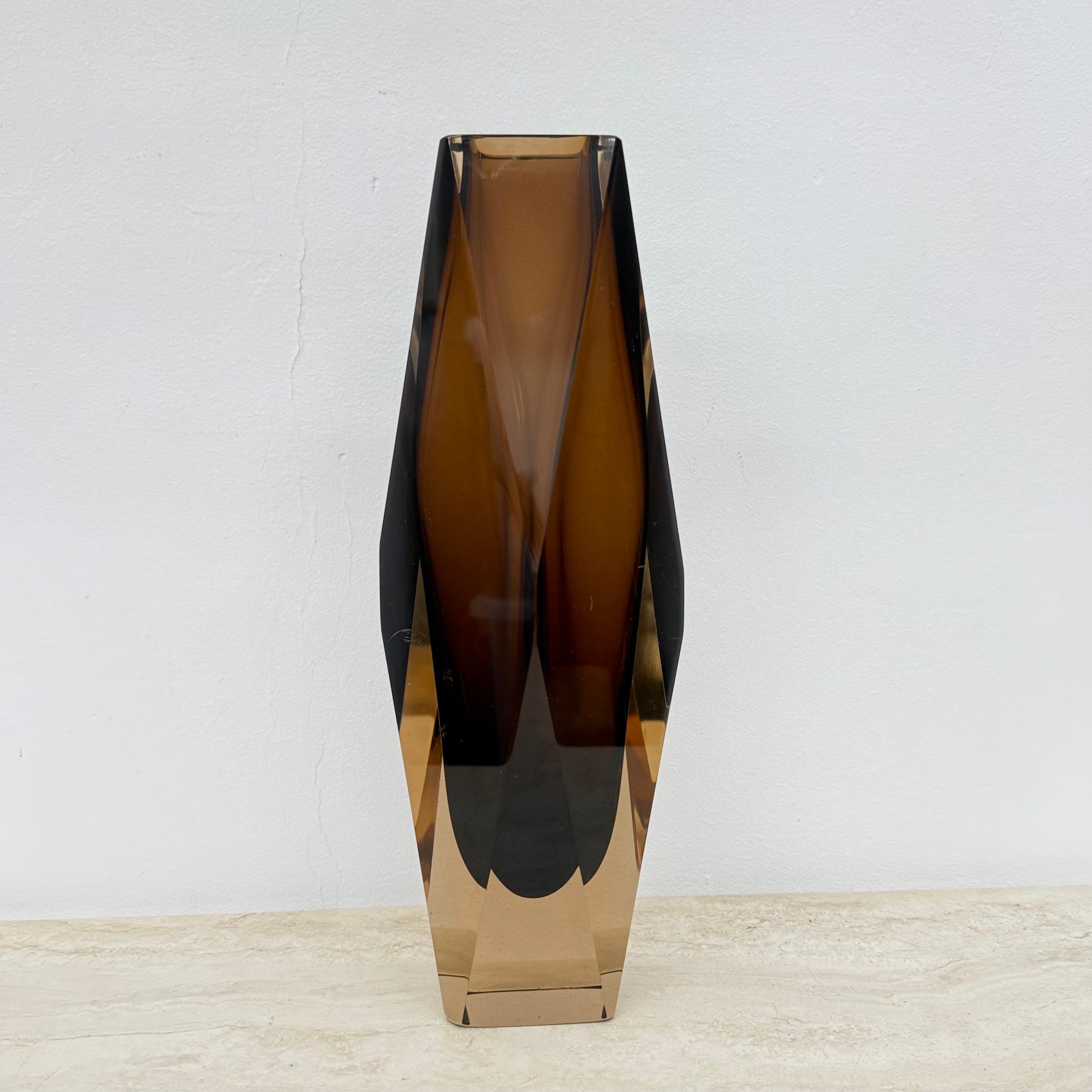 Murano sommerso glass faceted vase by Flavio Poli , 1970s For Sale 4