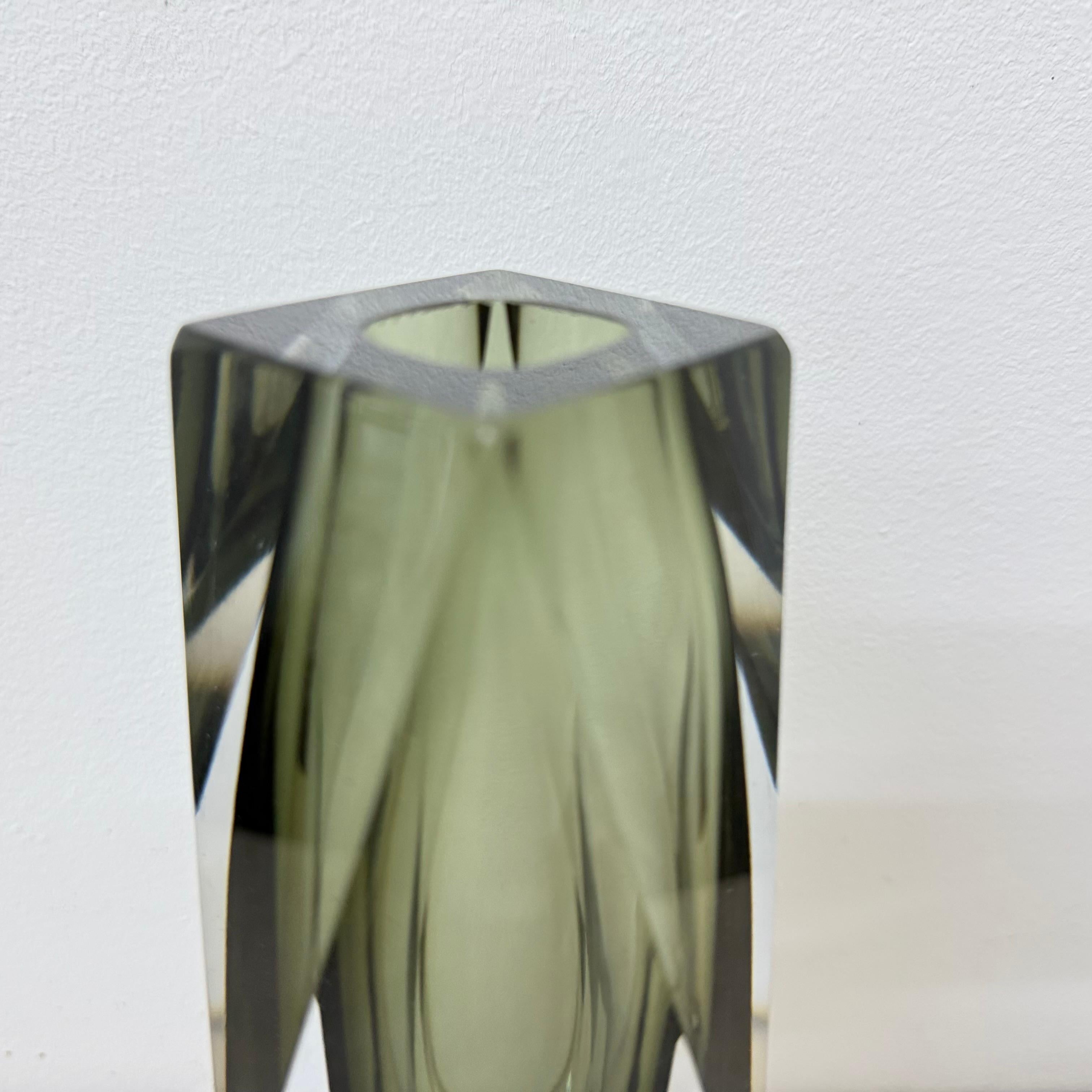 Jarrón facetado de cristal de Murano Sommerso de Flavio Poli , años 70 en venta 13
