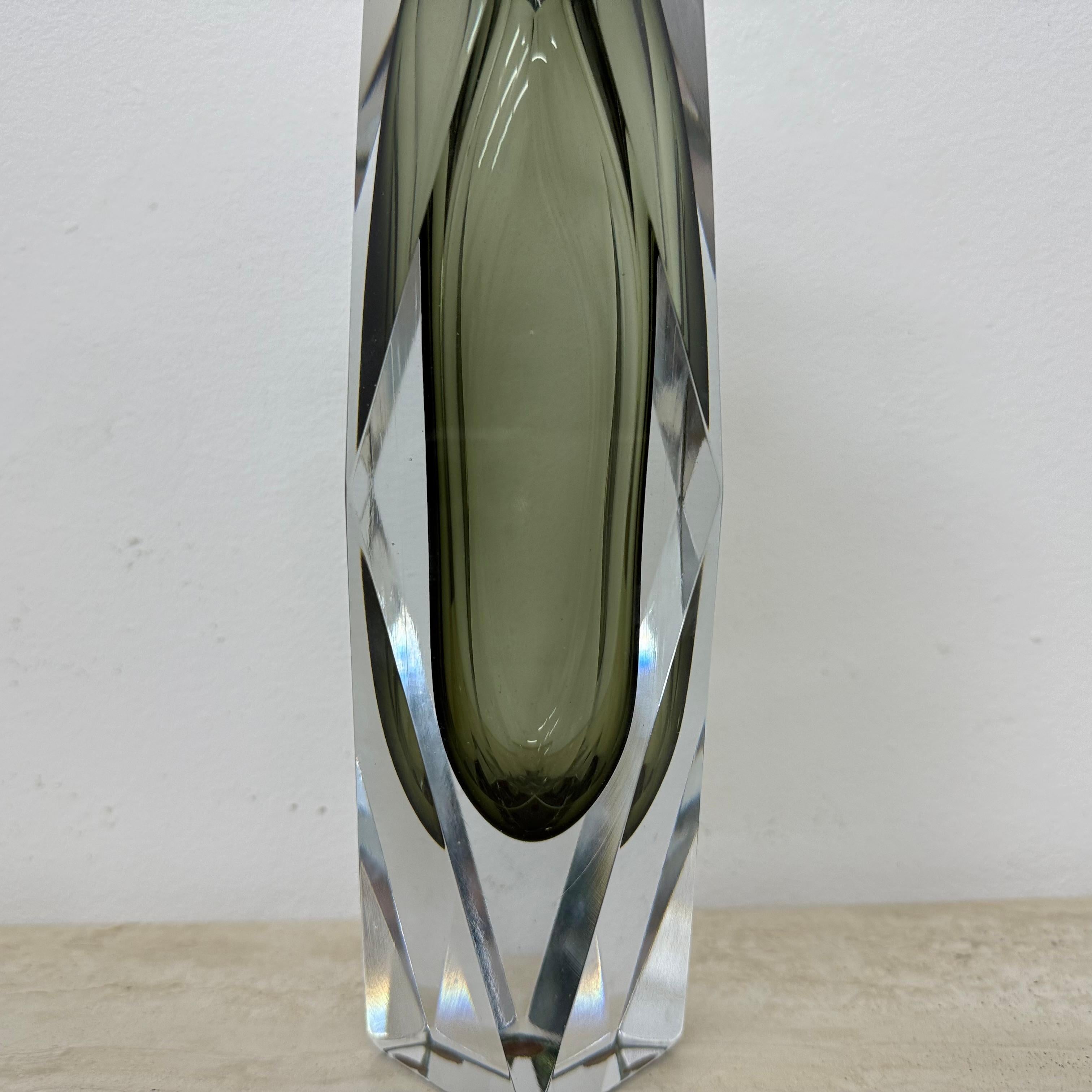 Jarrón facetado de cristal de Murano Sommerso de Flavio Poli , años 70 en venta 2