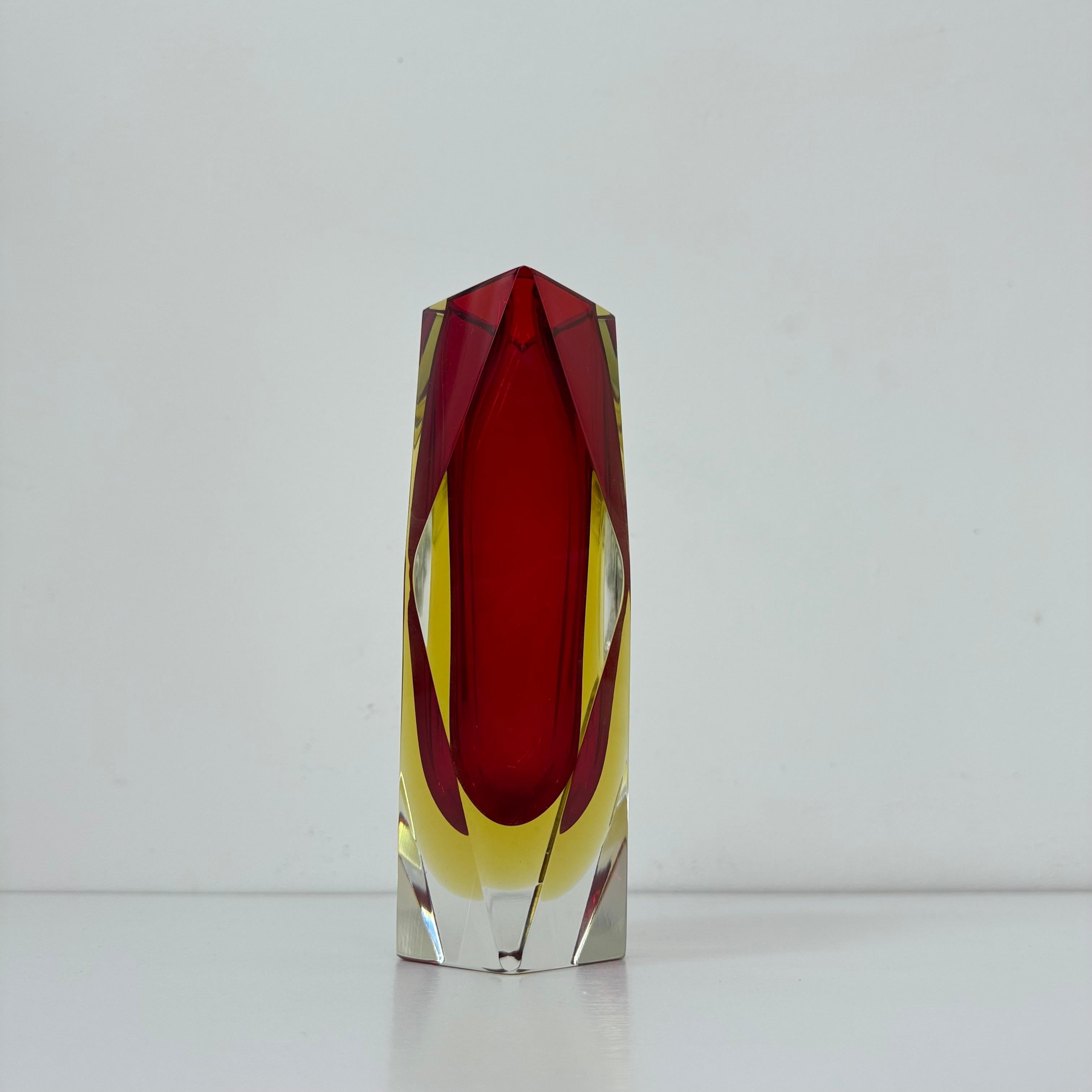 Vase à facettes en verre Murano Sommerso par Flavio Poli , années 1970 en vente 3