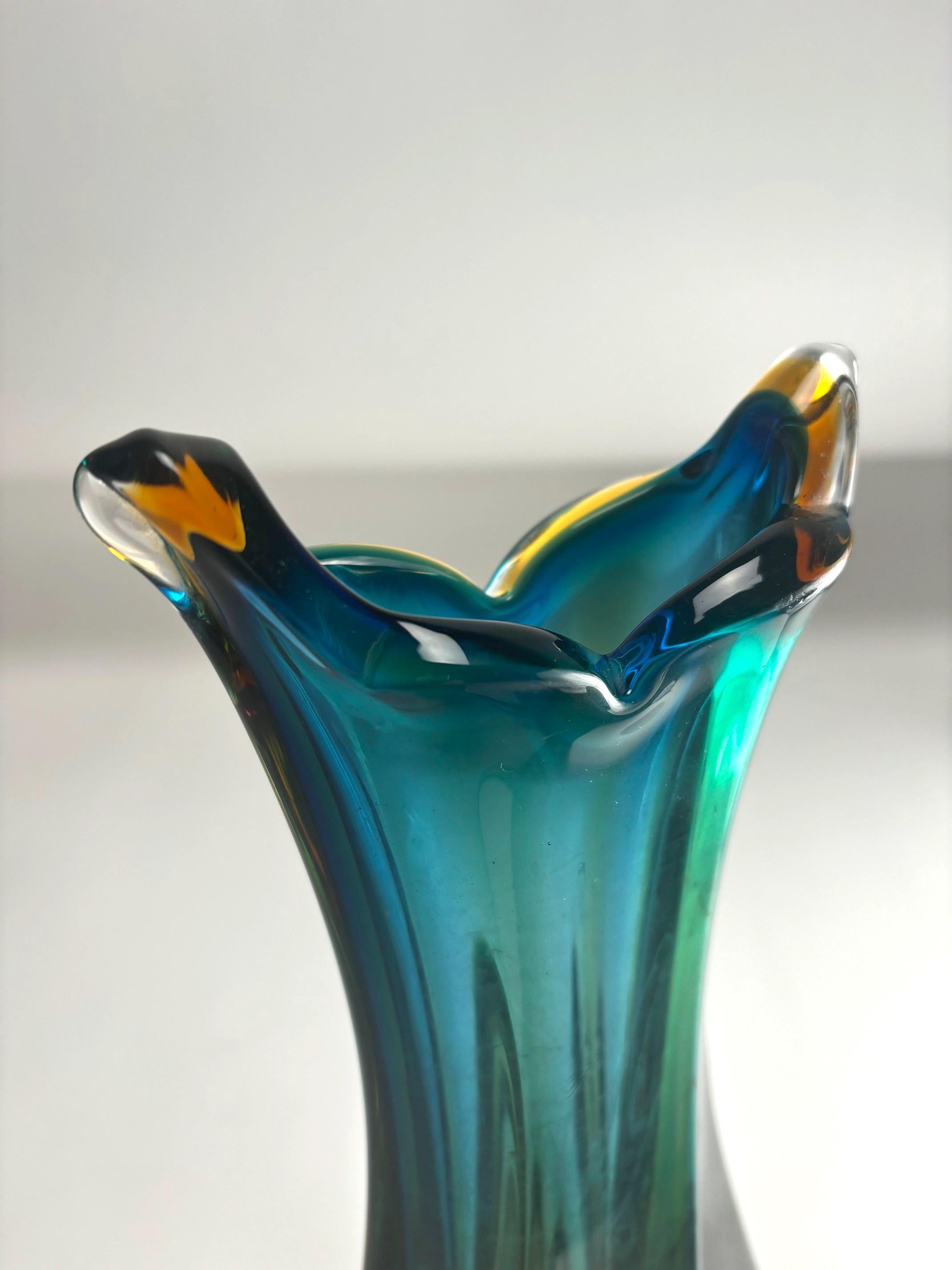 Vaso in vetro di Murano Glass Sommerso, Att to Seguso, Italia,  1970s In condizioni buone in vendita a Argelato, BO