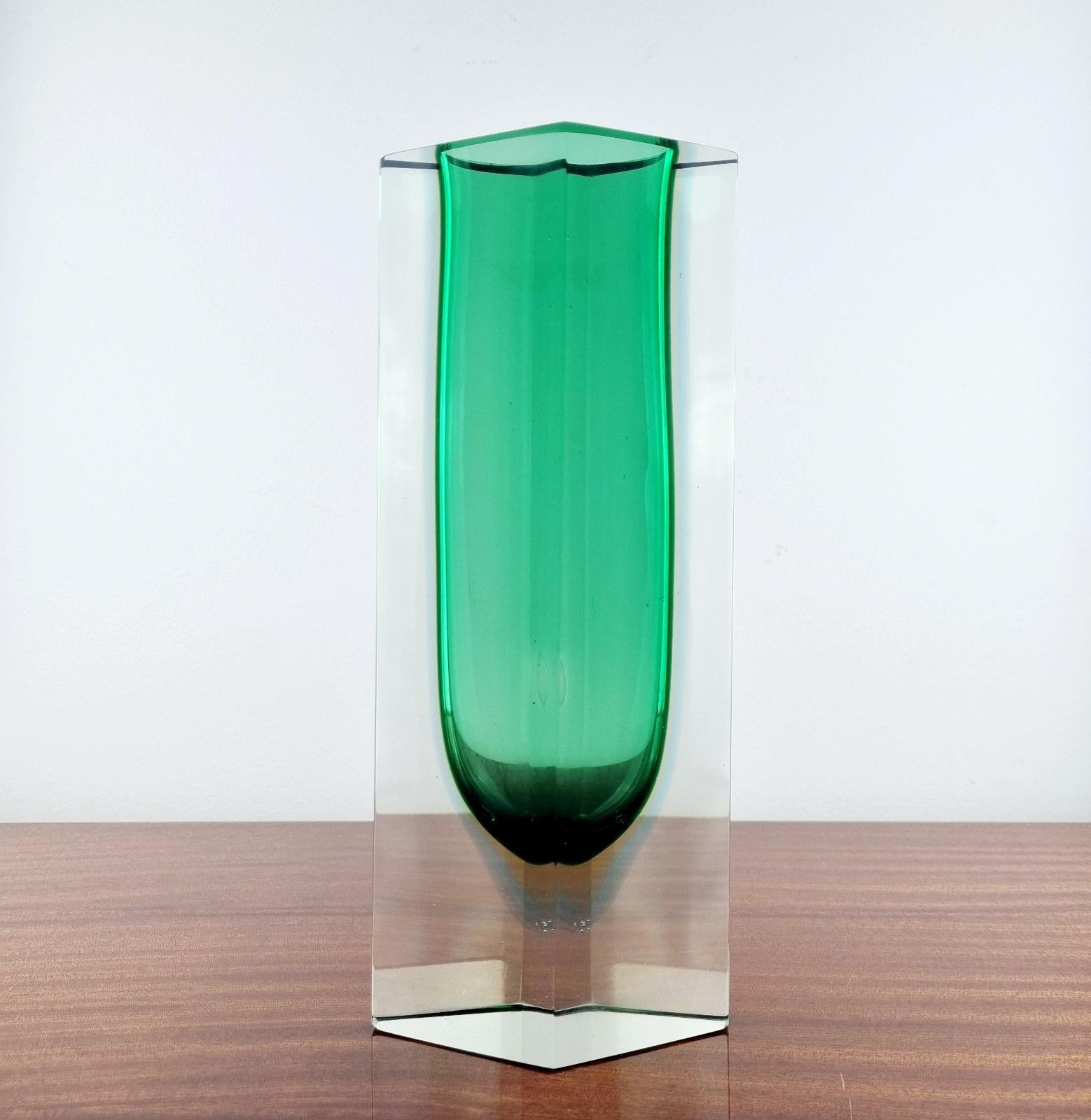 Bel vaso di metà secolo in Greene & Greene Glass Sommerso disegnato da Flavio Poli per Alessandro Mandruzzato in Italia negli anni '70