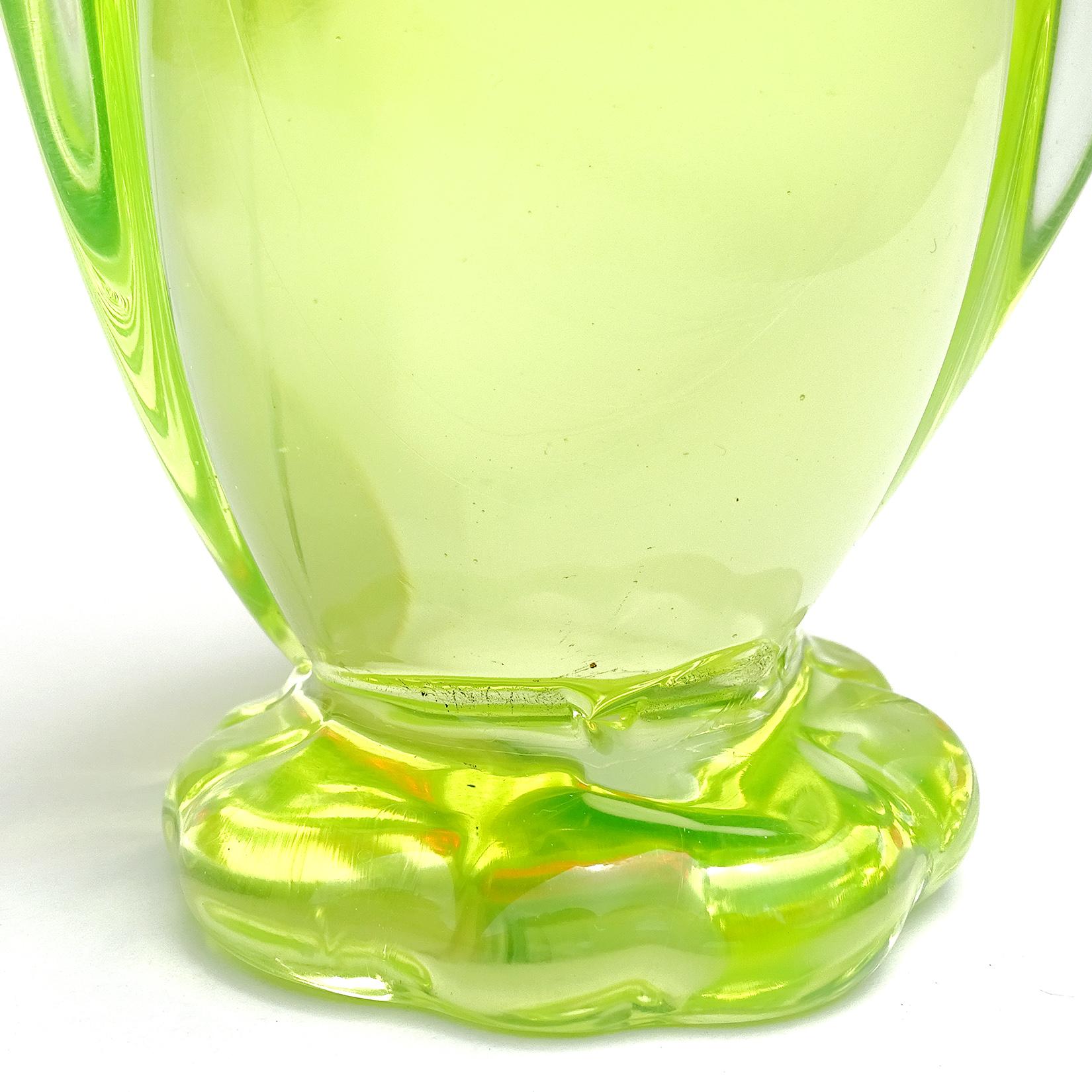 Murano Sommerso Glowing Uranium Green Italian Art Glass Owl Bird Figurine For Sale 1