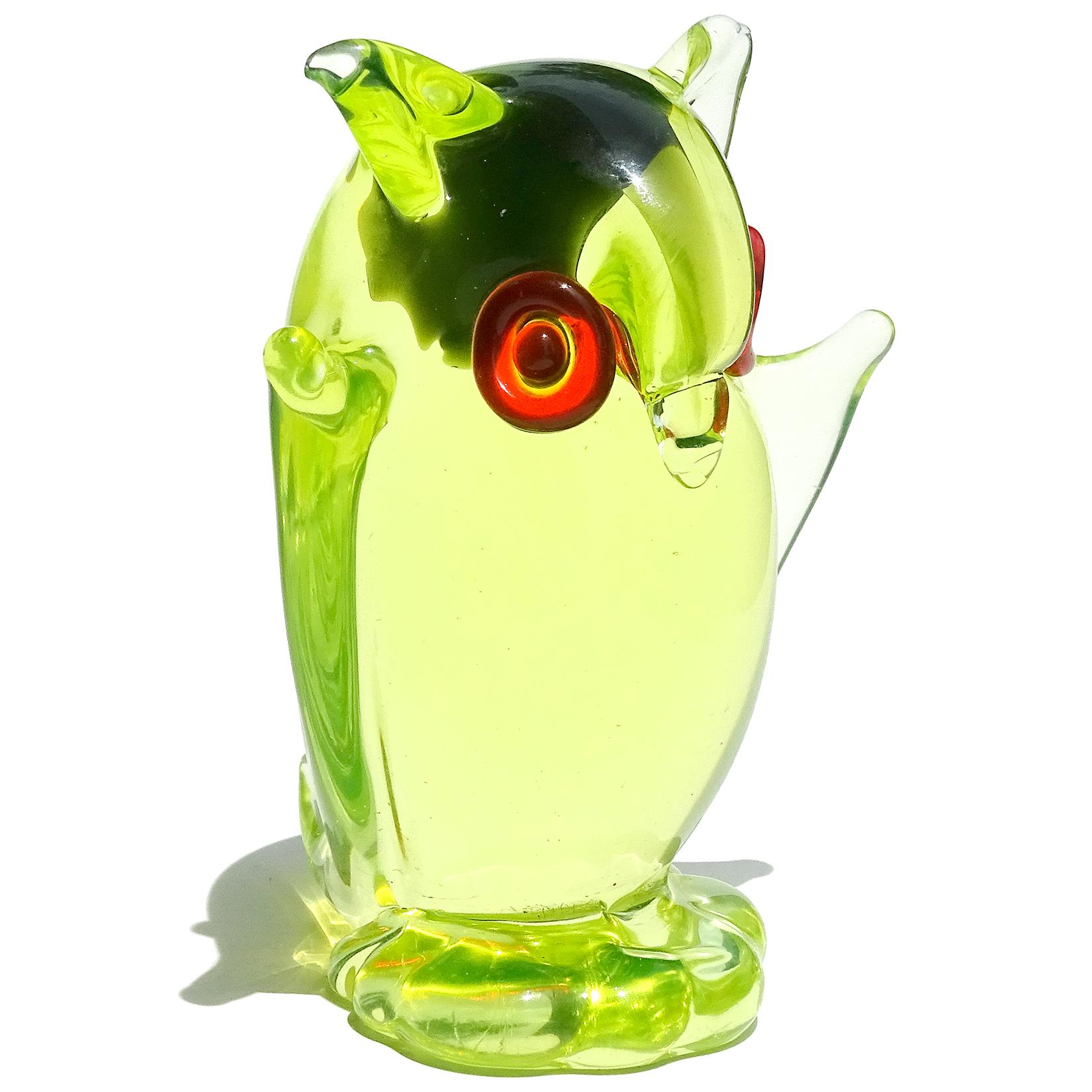 Mid-Century Modern Murano Sommerso Glowing Uranium Green Italian Art Glass Owl Bird Figurine For Sale