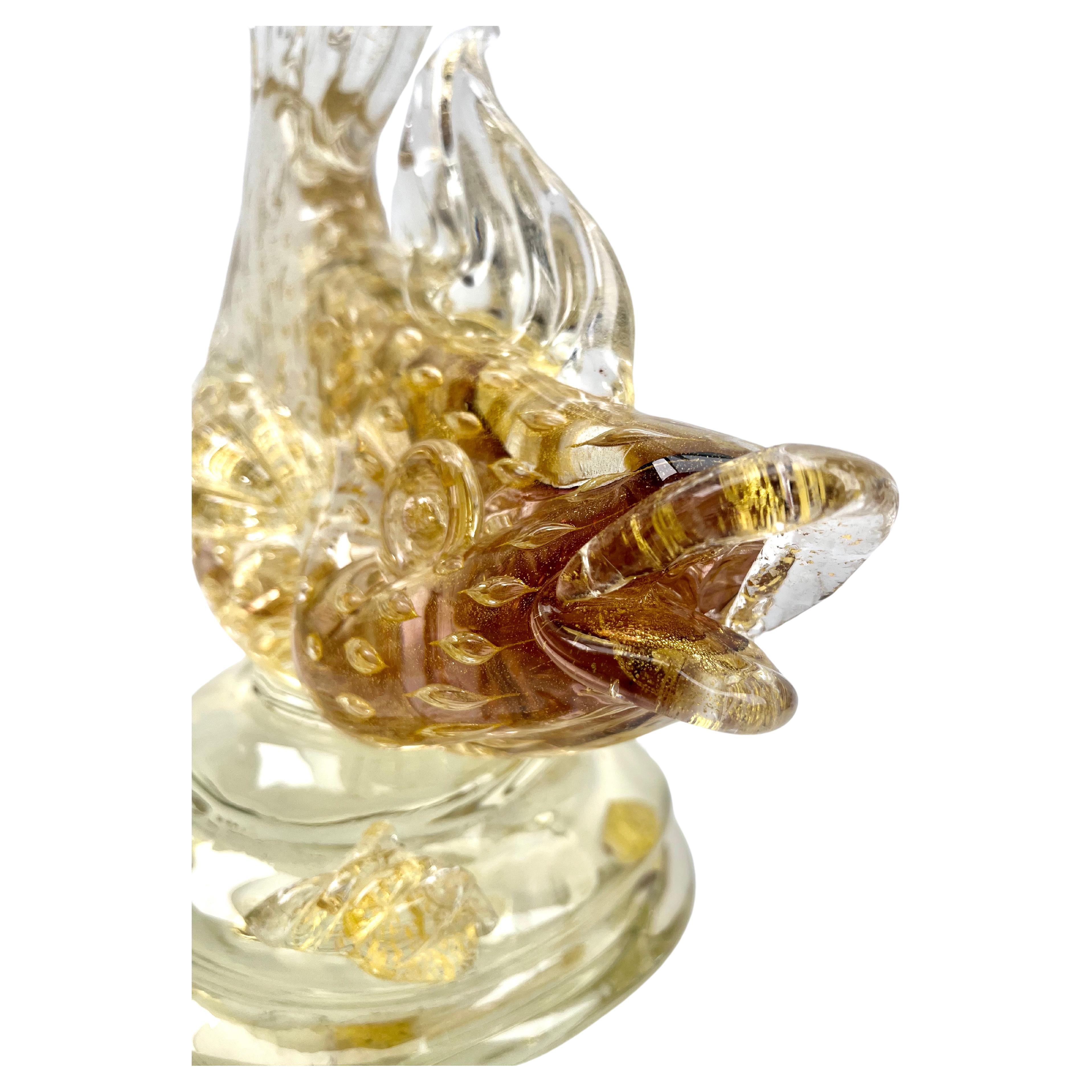 Verre d'art Grande figurine de poisson en verre d'art italien Sommerso de Murano, moucheté d'or en vente