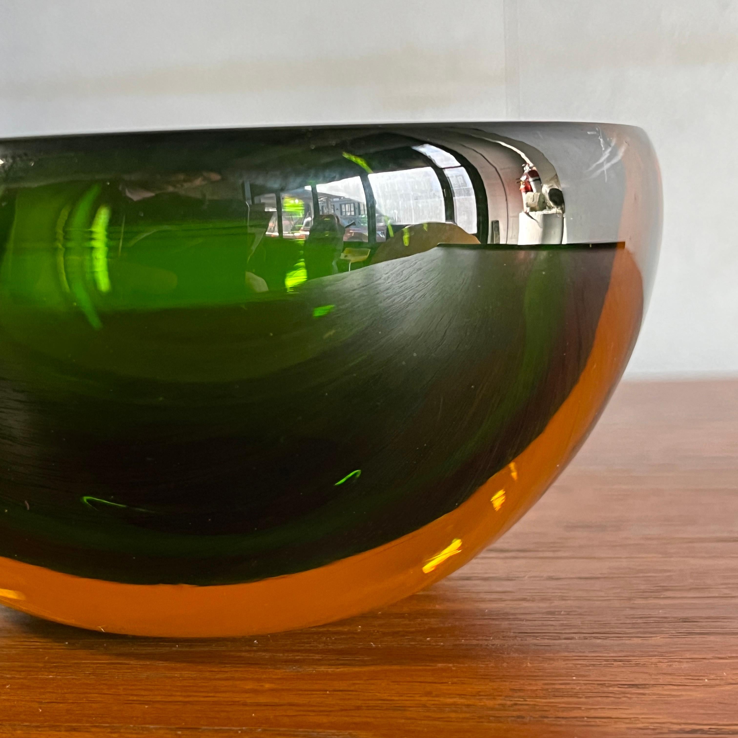 Murano Sommerso Green/Brown/Yellow Bowl by Mandruzzato, 1970 In Excellent Condition For Sale In BROOKLYN, NY