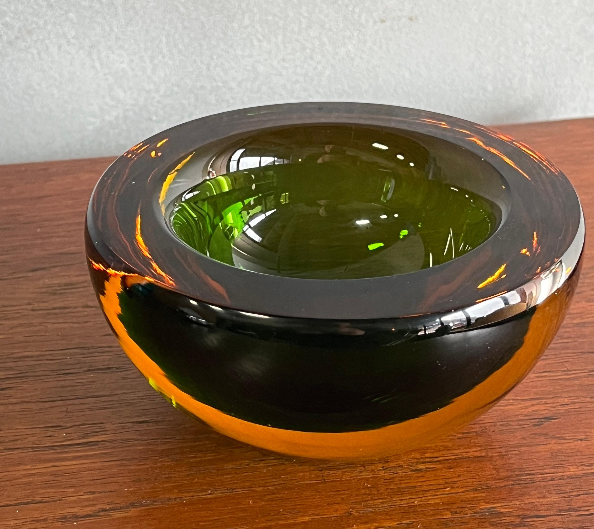 Murano Sommerso Green/Brown/Yellow Bowl by Mandruzzato, 1970 For Sale 2