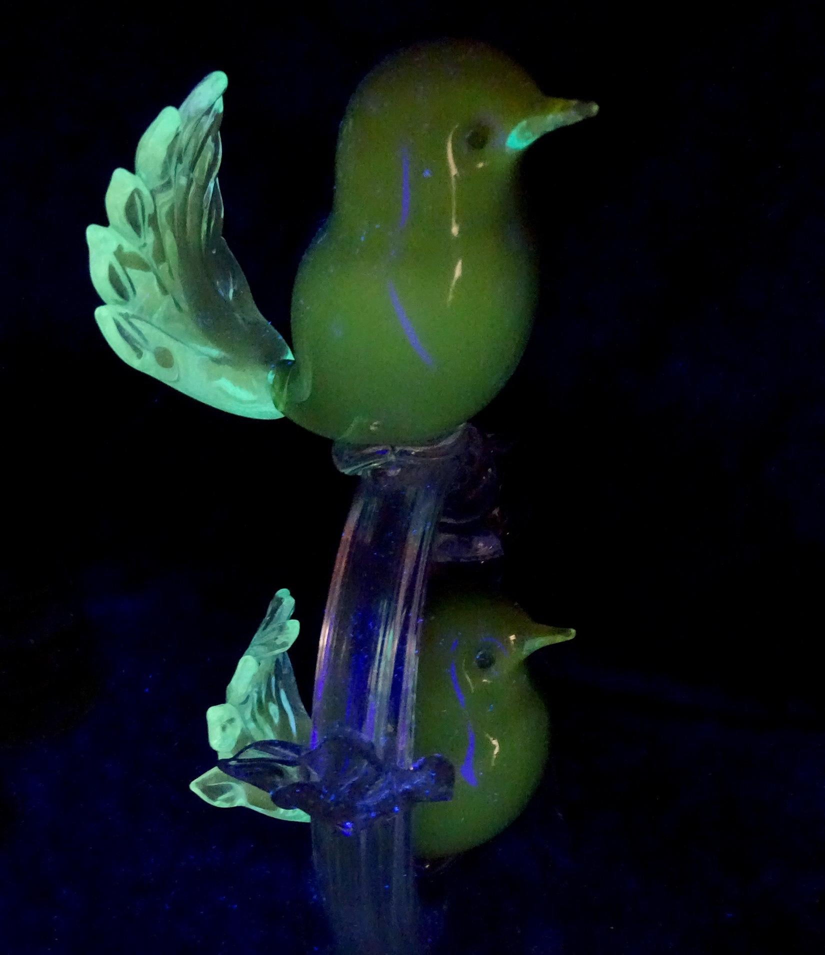 Murano Sommerso Green Yellow Birds Blue Tail Uranium Italian Art Glass Sculpture For Sale 1