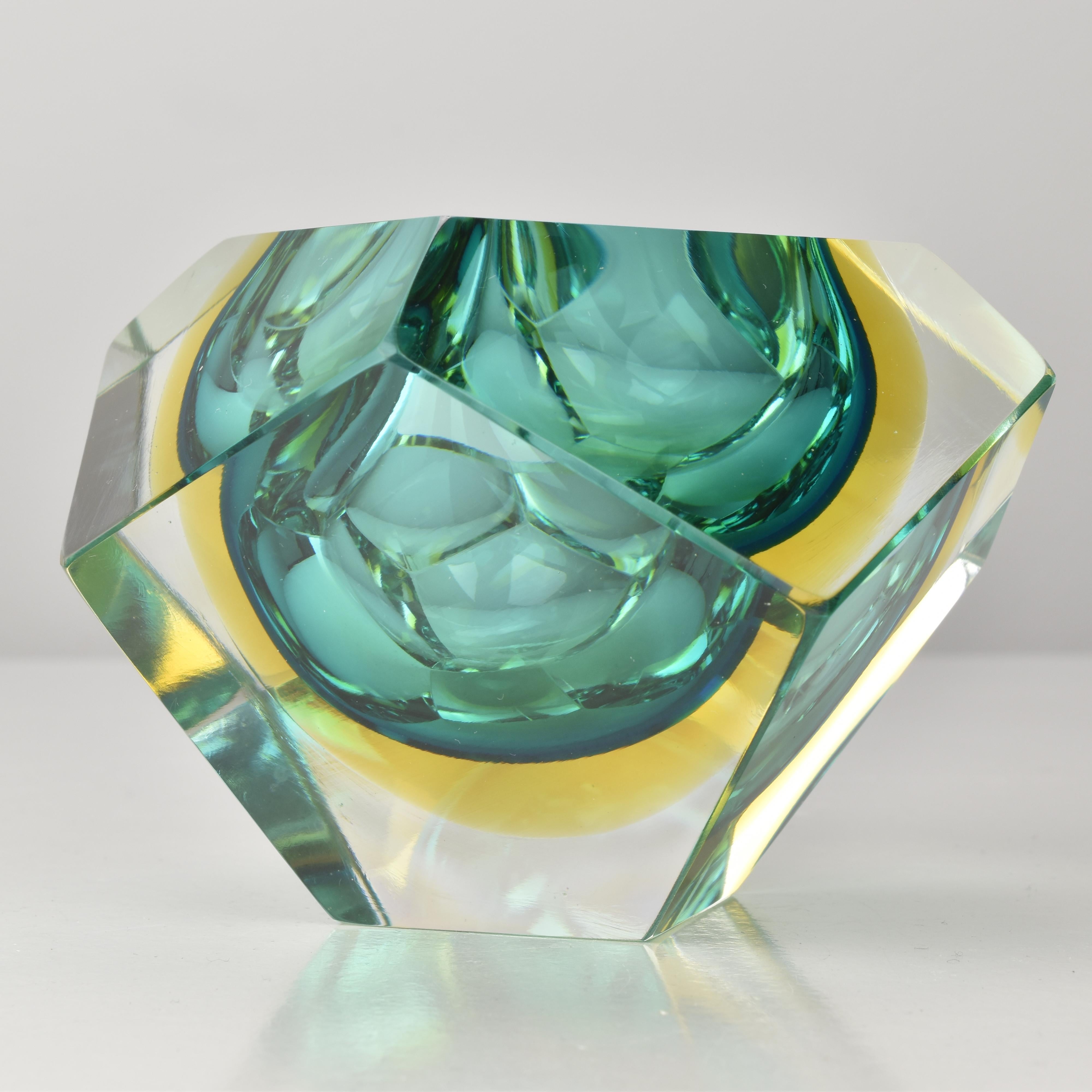 Murano Sommerso Green Yellow & Clear Faceted Block Bowl Dish by Flavio Poli (Handgefertigt) im Angebot