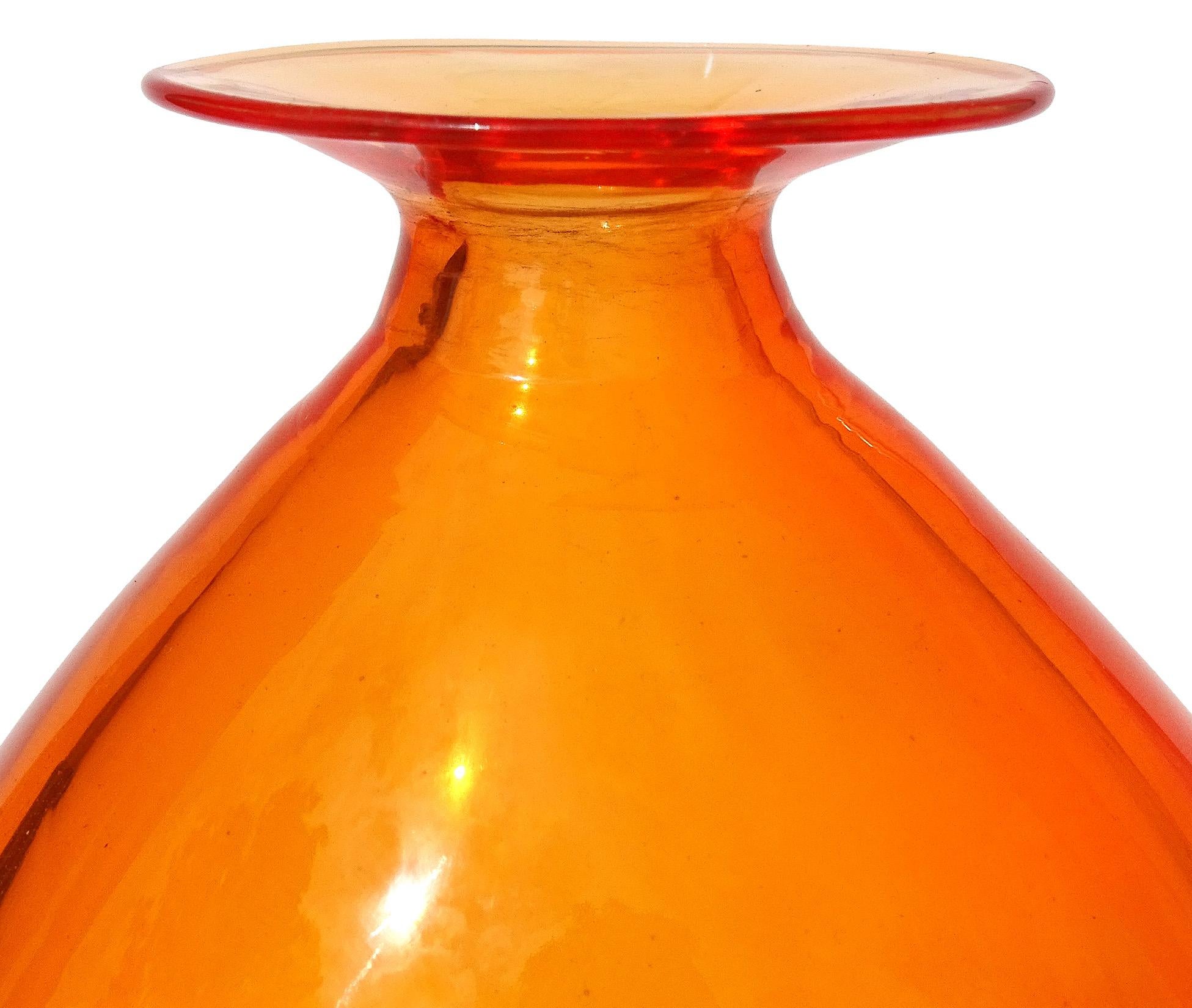 Fait main Vase  fleurs en verre d'art italien Sommerso de Murano, orange, jaune et clatant en vente