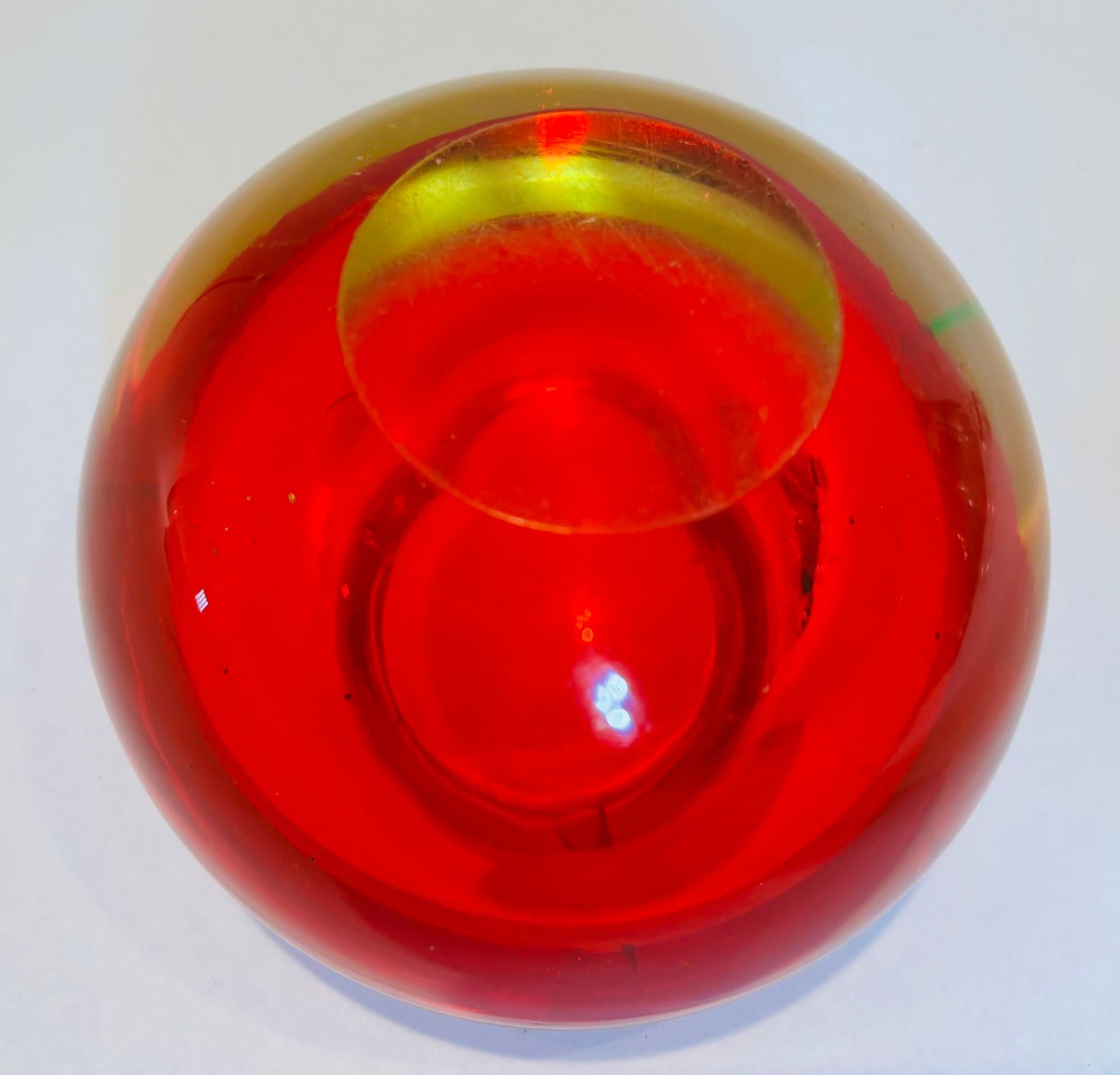 Cenicero de cristal artístico Murano Glass Sommerso rojo y amarillo 1960 Vidrio artístico