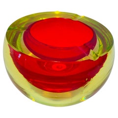 Cenicero de cristal artístico Murano Glass Sommerso rojo y amarillo 1960