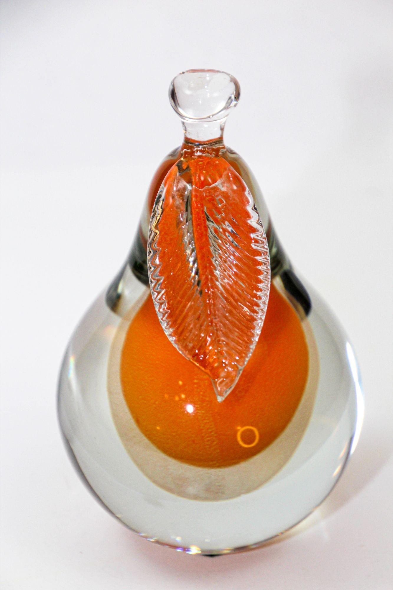Murano Sommerso Pear by Alfredo Barbini Art Glass Decor 1950s en vente 7