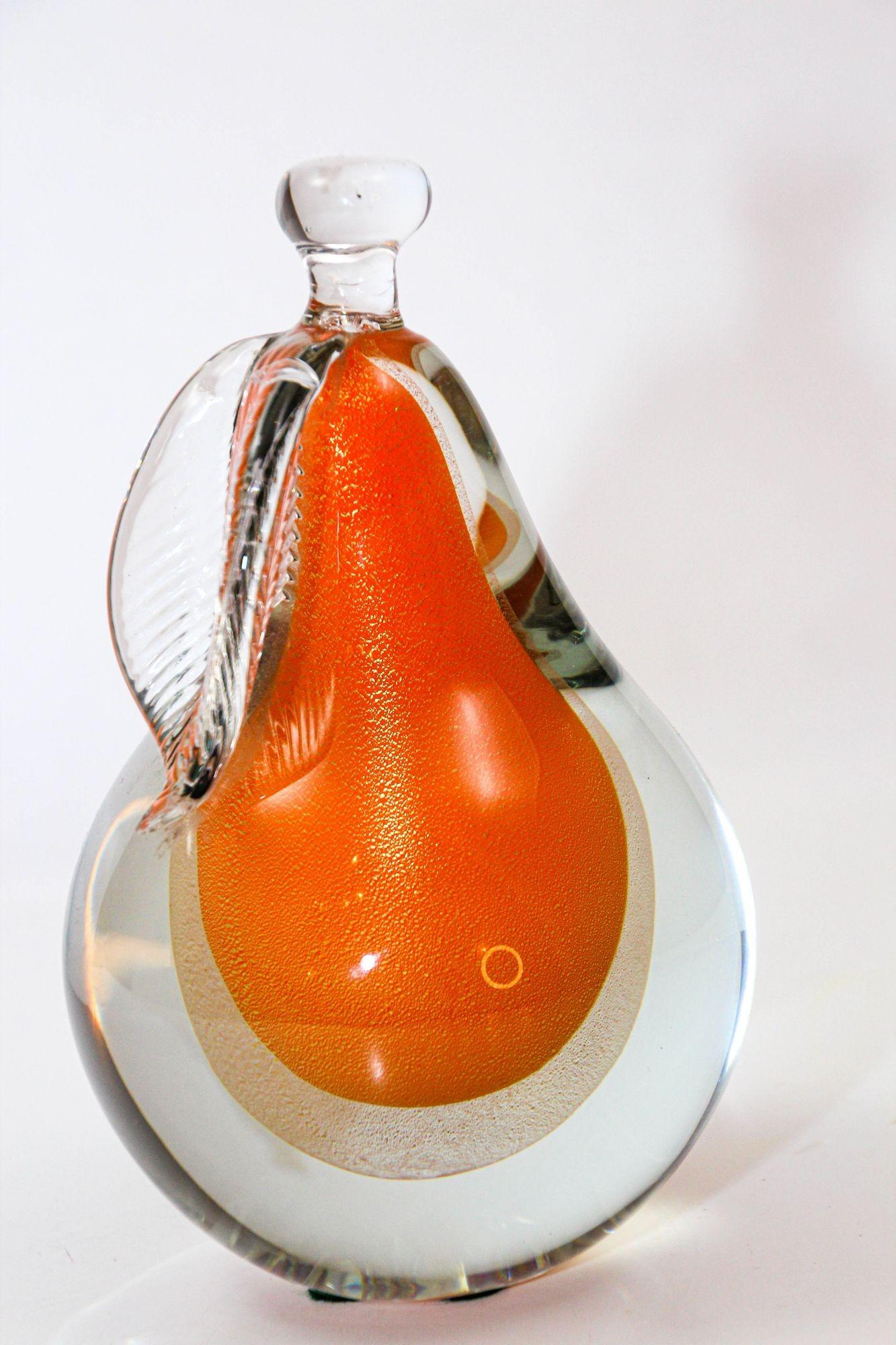Murano Sommerso Pear by Alfredo Barbini Art Glass Decor 1950s en vente 8