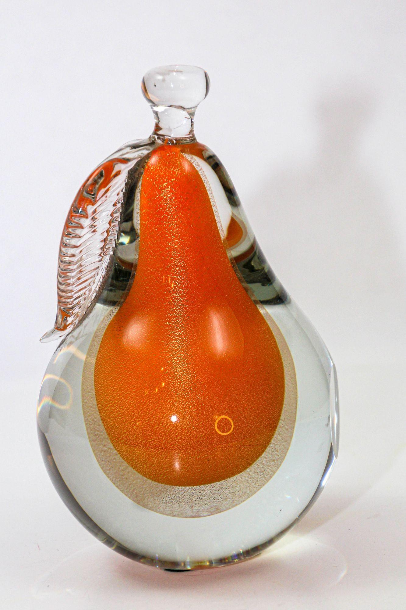 Murano Sommerso Pear by Alfredo Barbini Art Glass Decor 1950s en vente 9