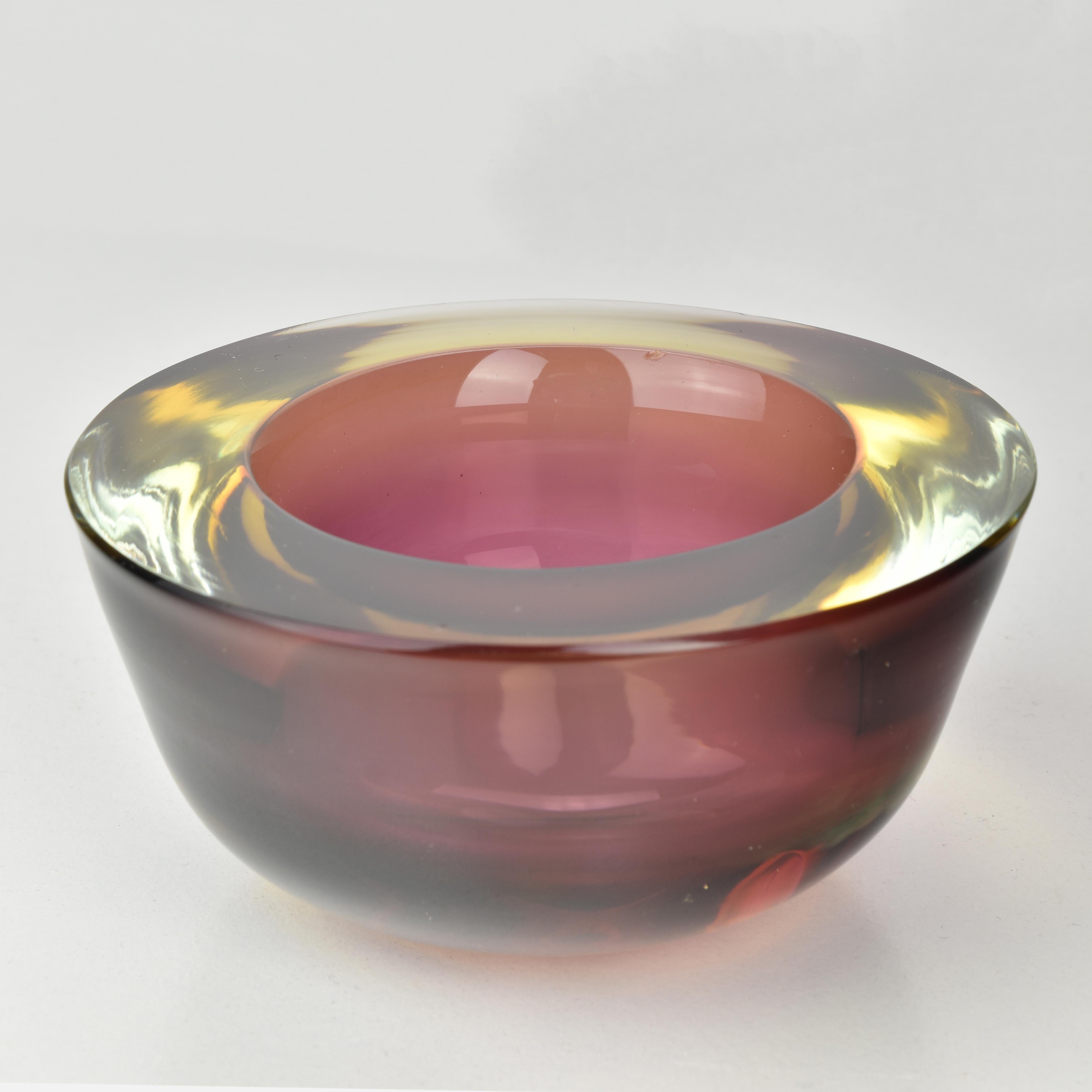 Ciotola in vetro artistico di Murano Glass Sommerso rosa e ambra di Flavio Poli In condizioni buone in vendita a Bad Säckingen, DE