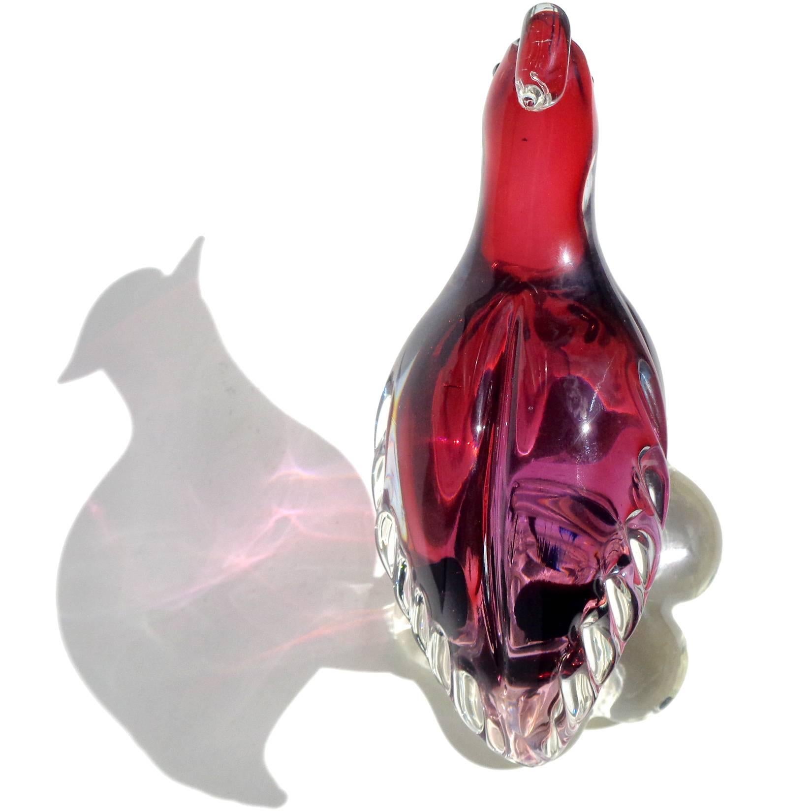 Murano Sommerso, roter Amethyst, Fade, Italienische Kunstglas-Vogel-Skulptur, Figur (Handgefertigt) im Angebot